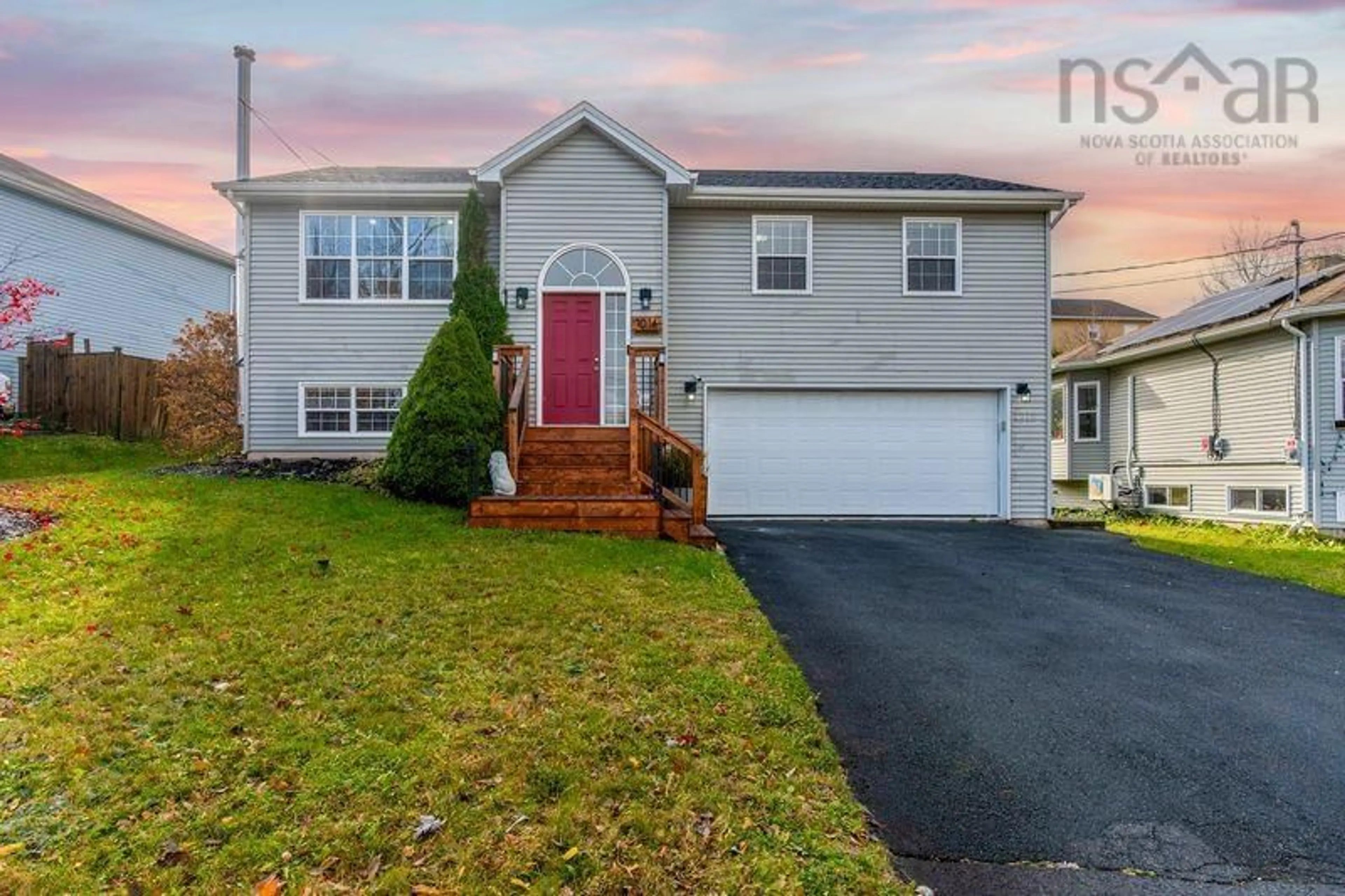 Home with vinyl exterior material, street for 1016 Old Sackville Rd, Road Nova Scotia B4E 3A6