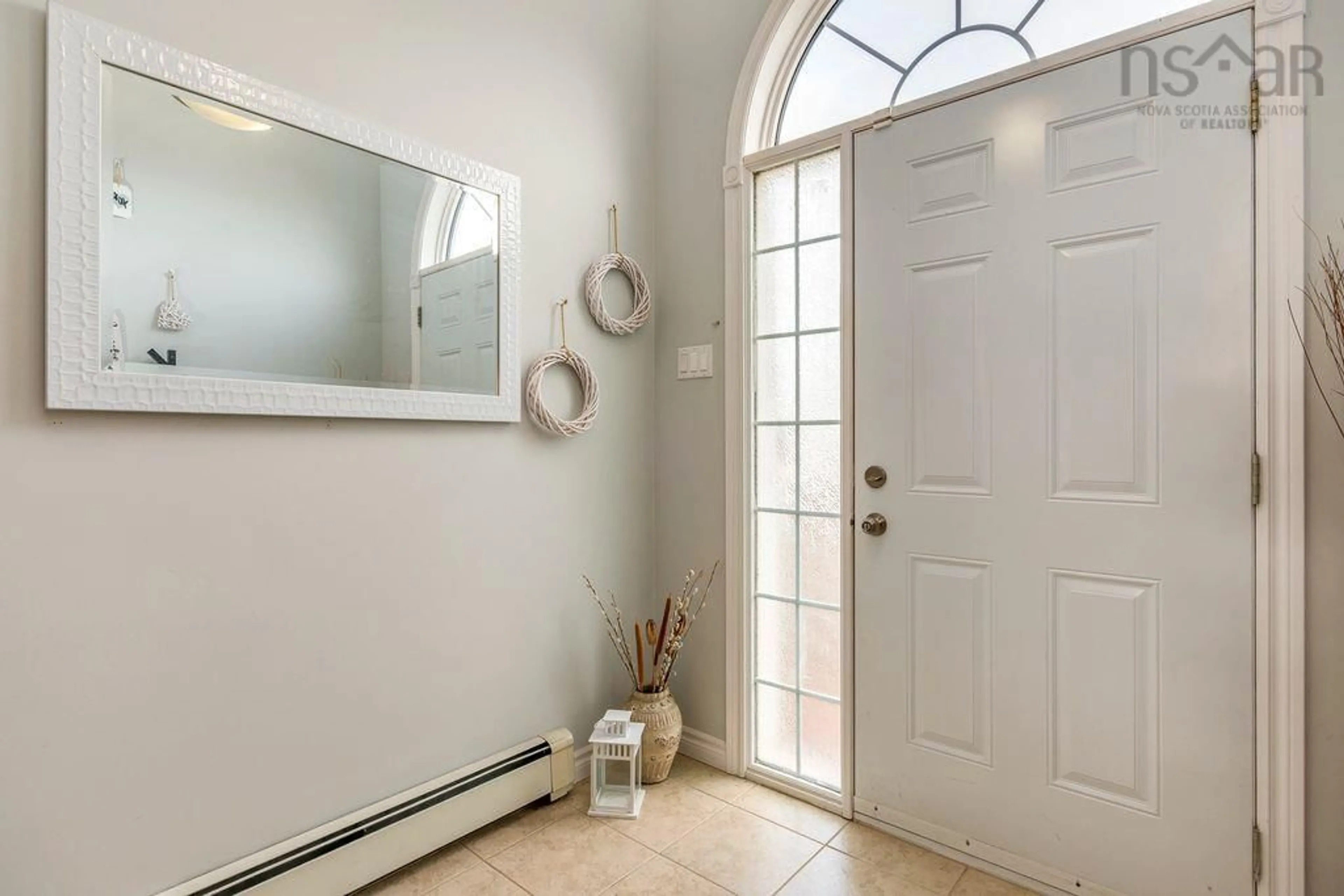 Indoor entryway for 1016 Old Sackville Rd, Road Nova Scotia B4E 3A6