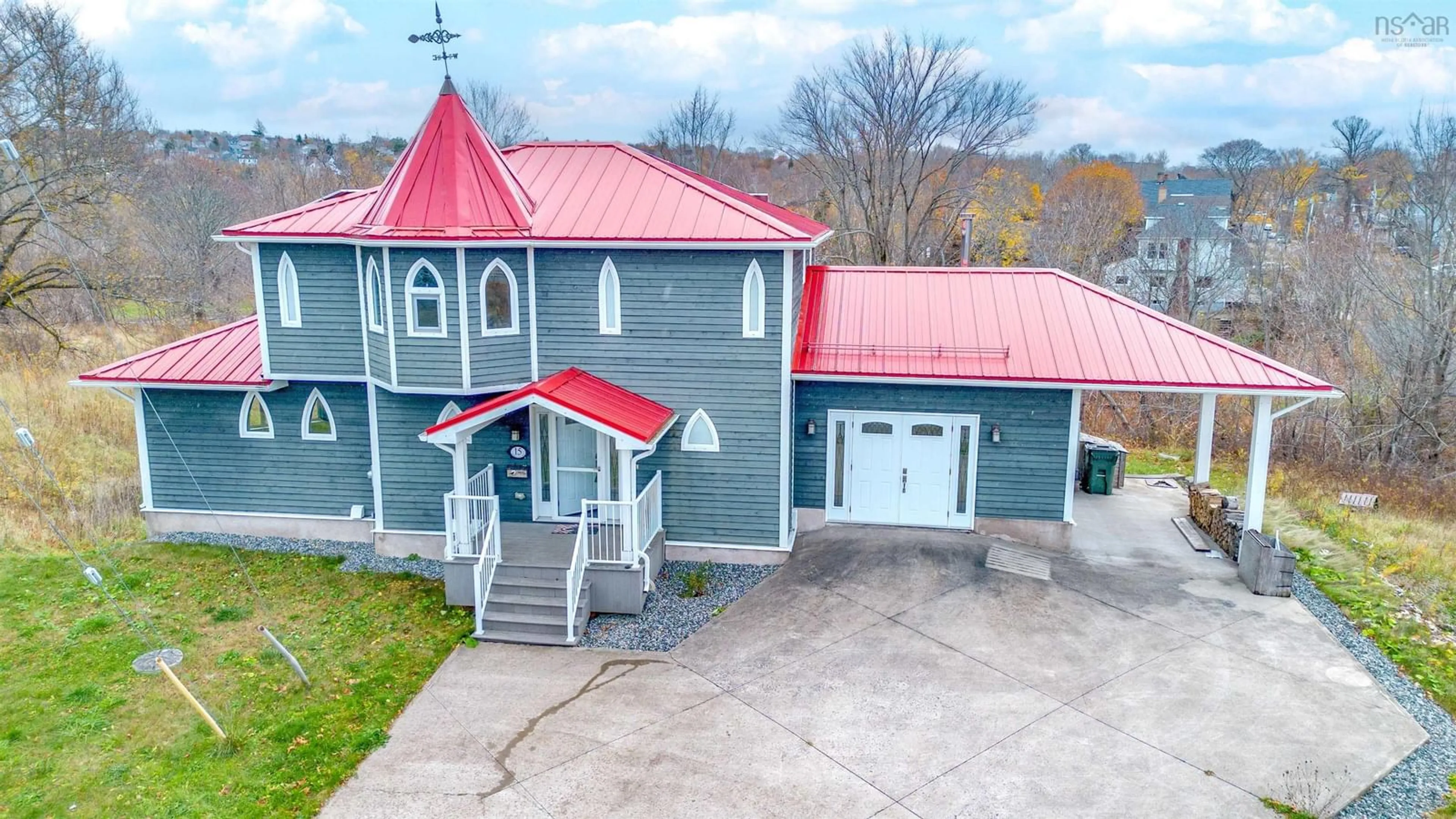 A pic from outside/outdoor area/front of a property/back of a property/a pic from drone, building for 15 Howe Crt, Sydney Nova Scotia B1P 0B2