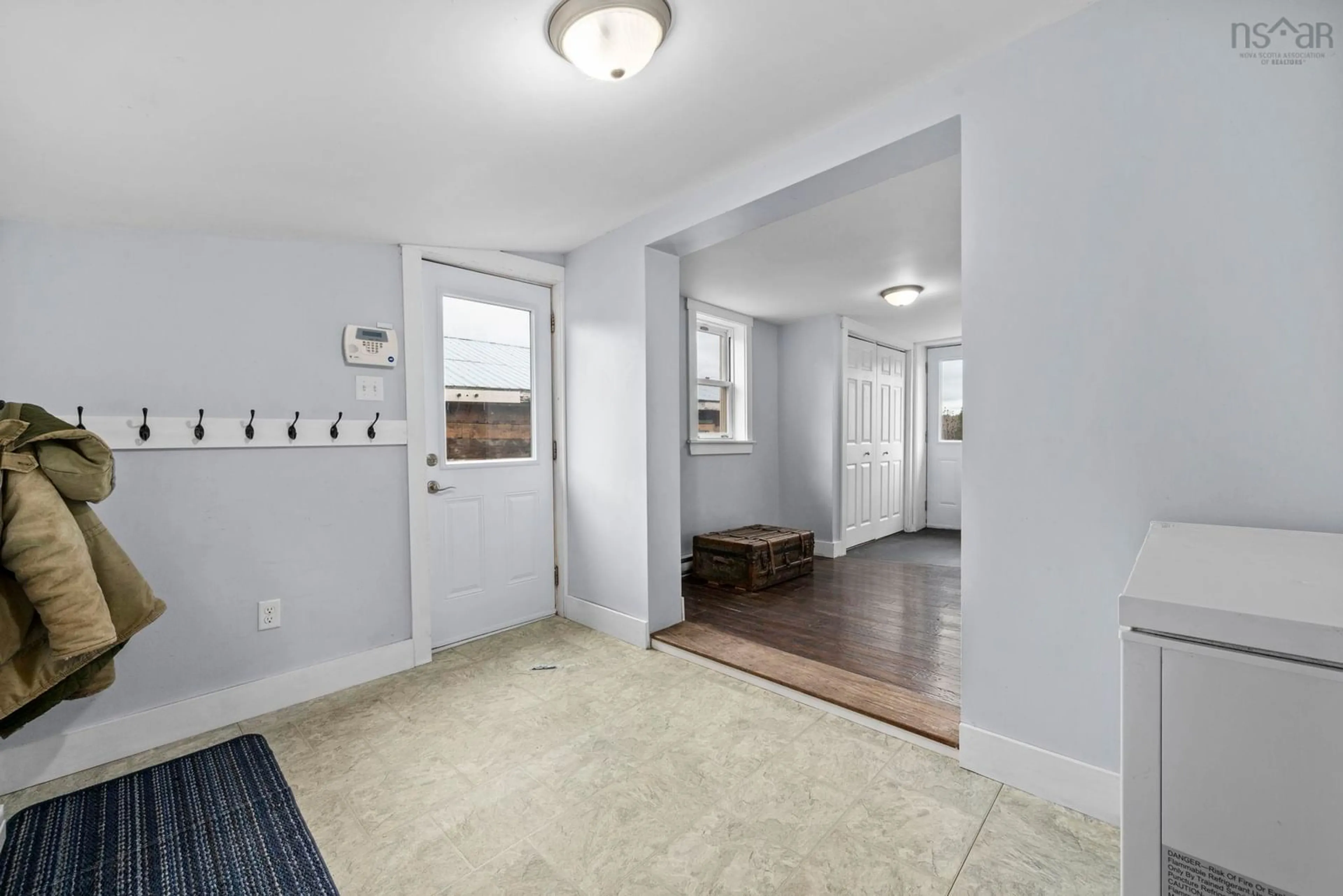 Indoor entryway for 9991 Highway 1, Paradise Nova Scotia B0S 1C0