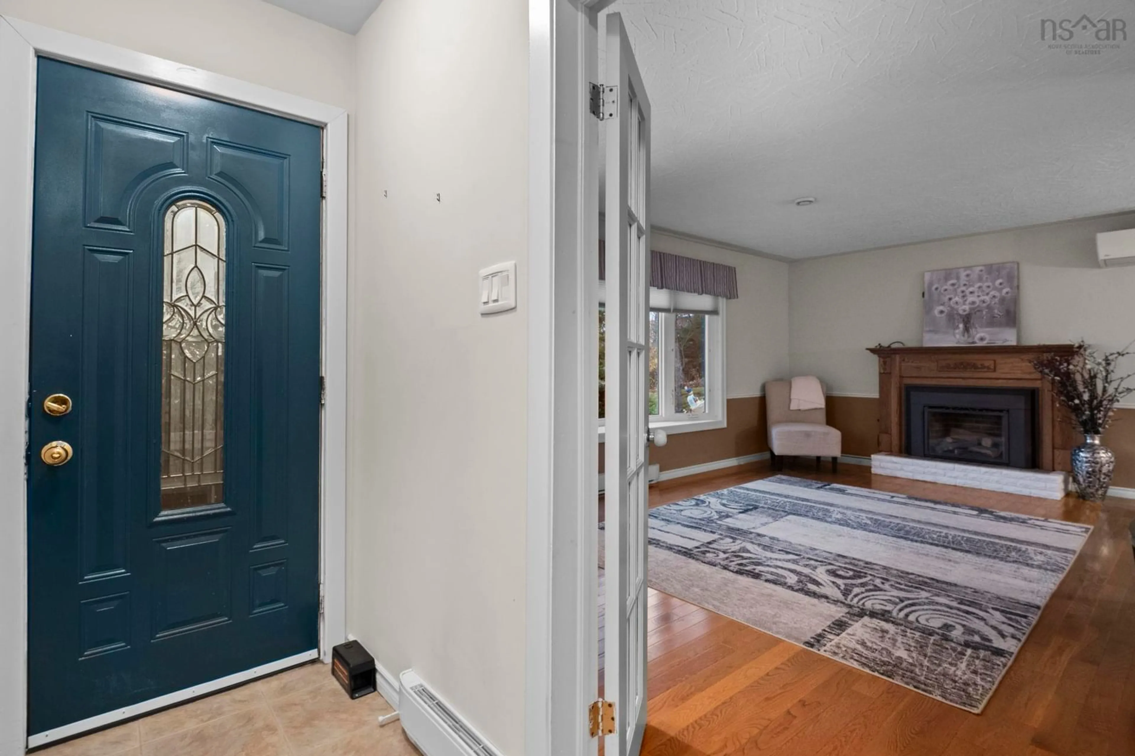Indoor entryway for 10 Plymouth St, Halifax Nova Scotia B3M 2S2