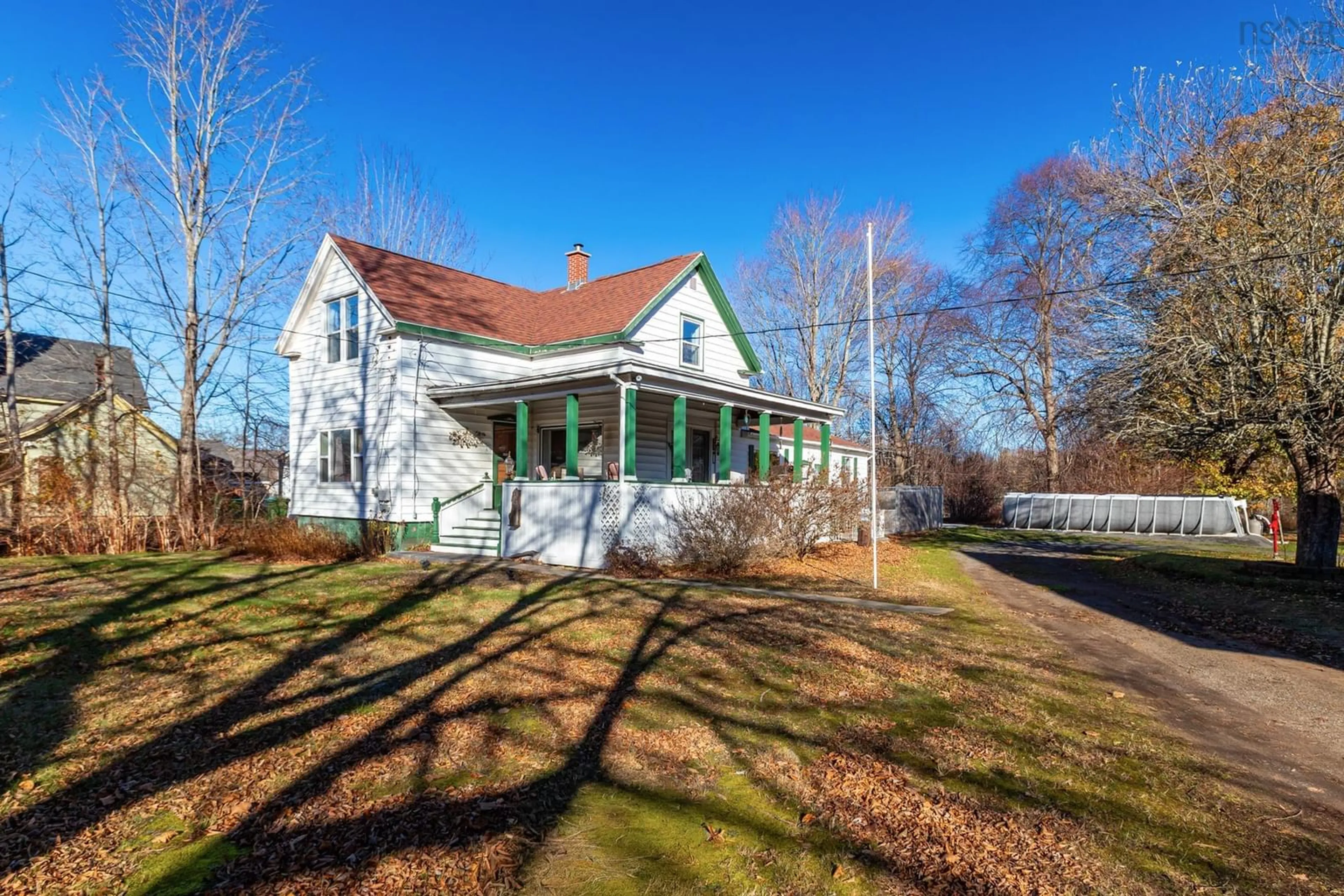 A pic from outside/outdoor area/front of a property/back of a property/a pic from drone, building for 1338 Victoria Rd, Aylesford Nova Scotia B0P 1R0