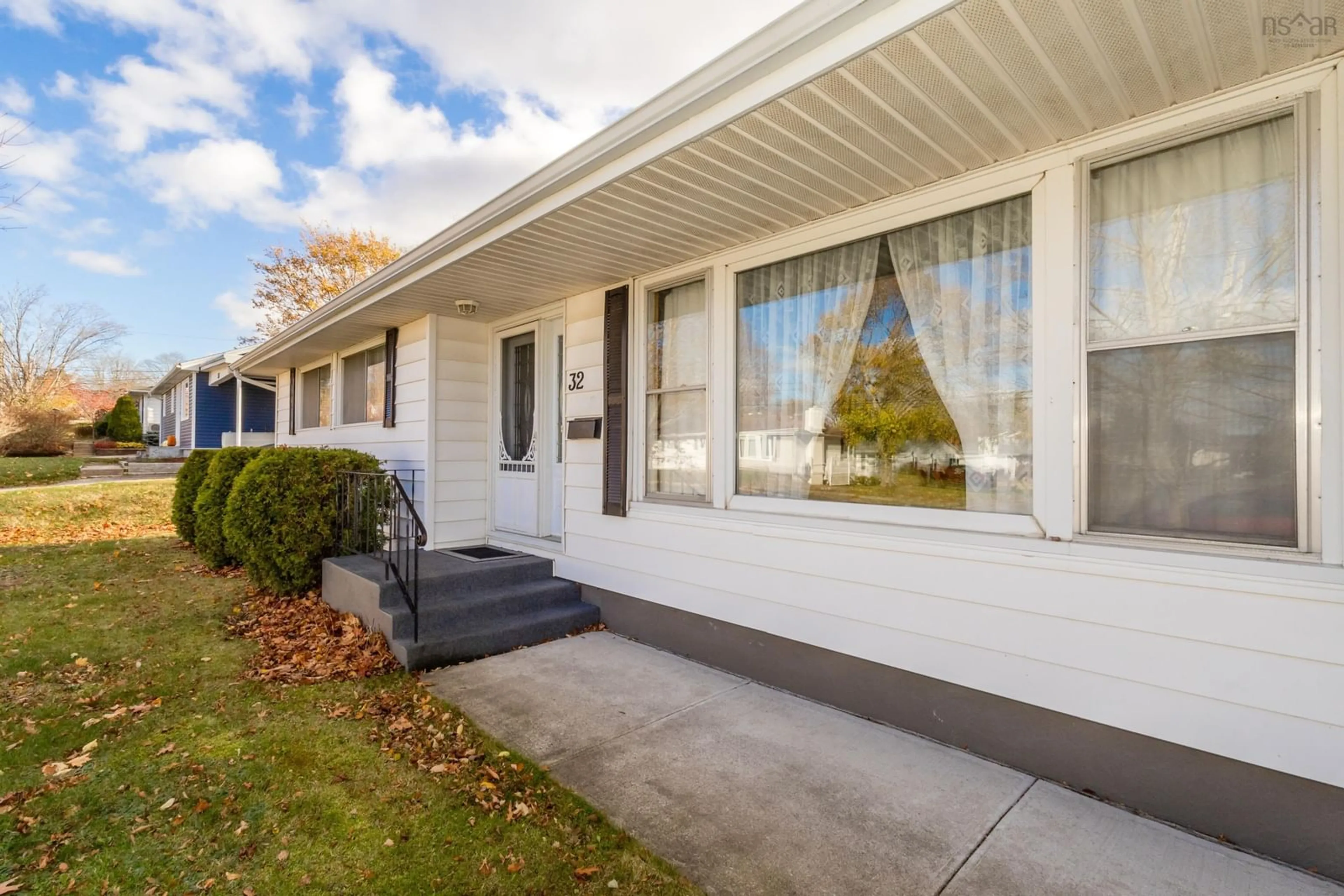 Home with vinyl exterior material, street for 32 James St, Kentville Nova Scotia B4N 1Z8