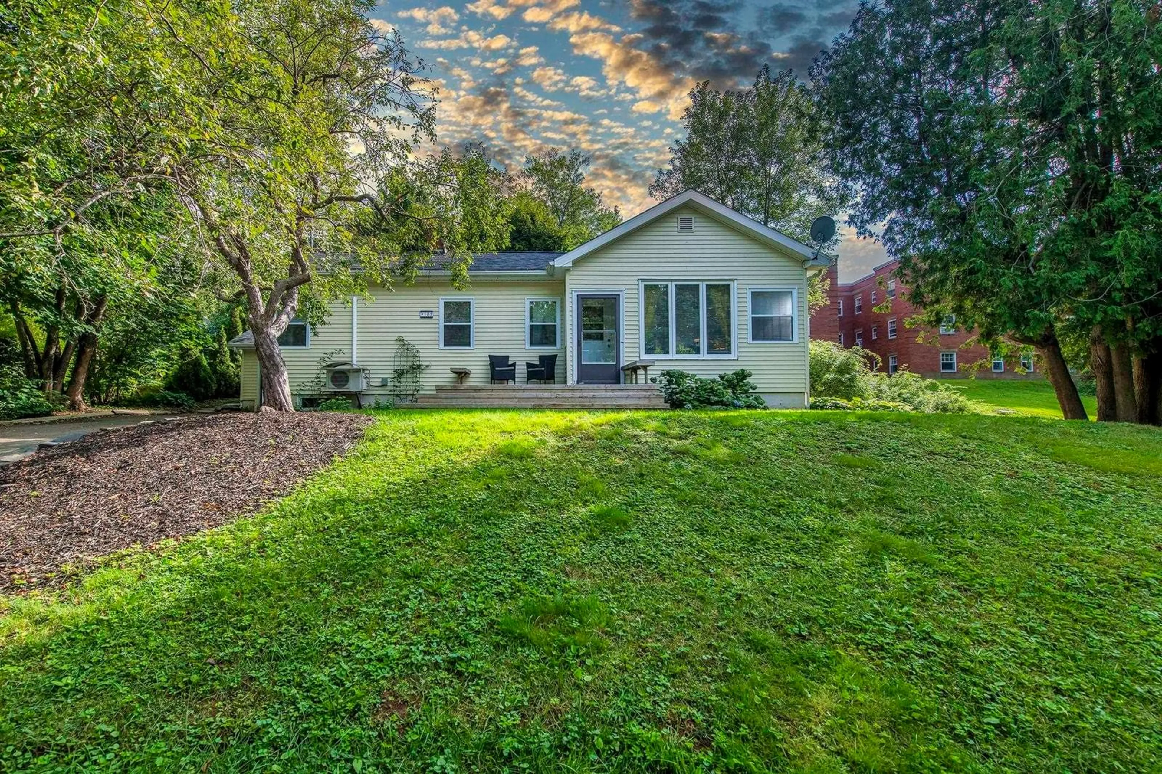 Unknown for 18 King St, Kentville Nova Scotia B4N 1R6