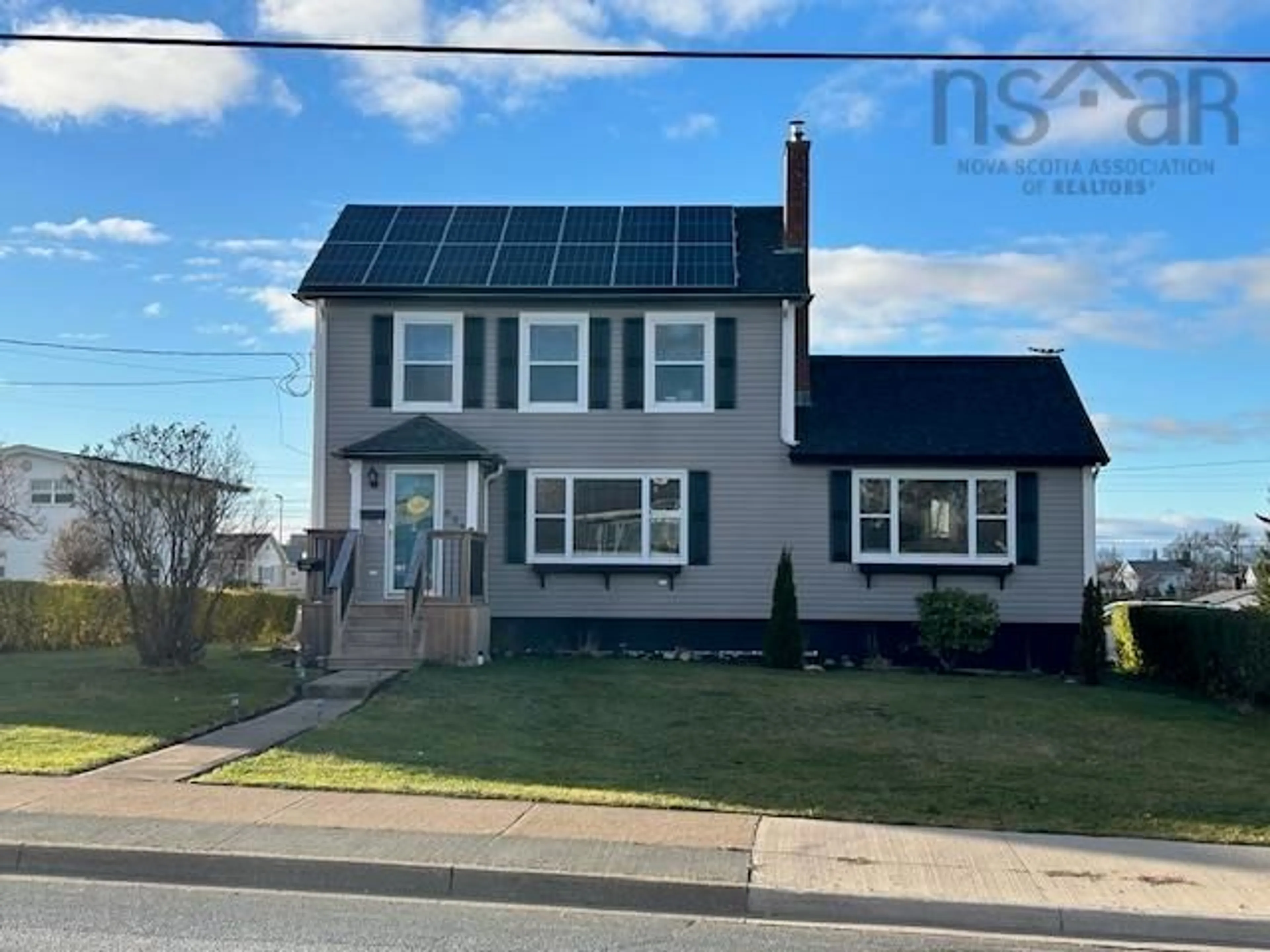 Home with vinyl exterior material, street for 633 King St, New Waterford Nova Scotia B1H 3Z2
