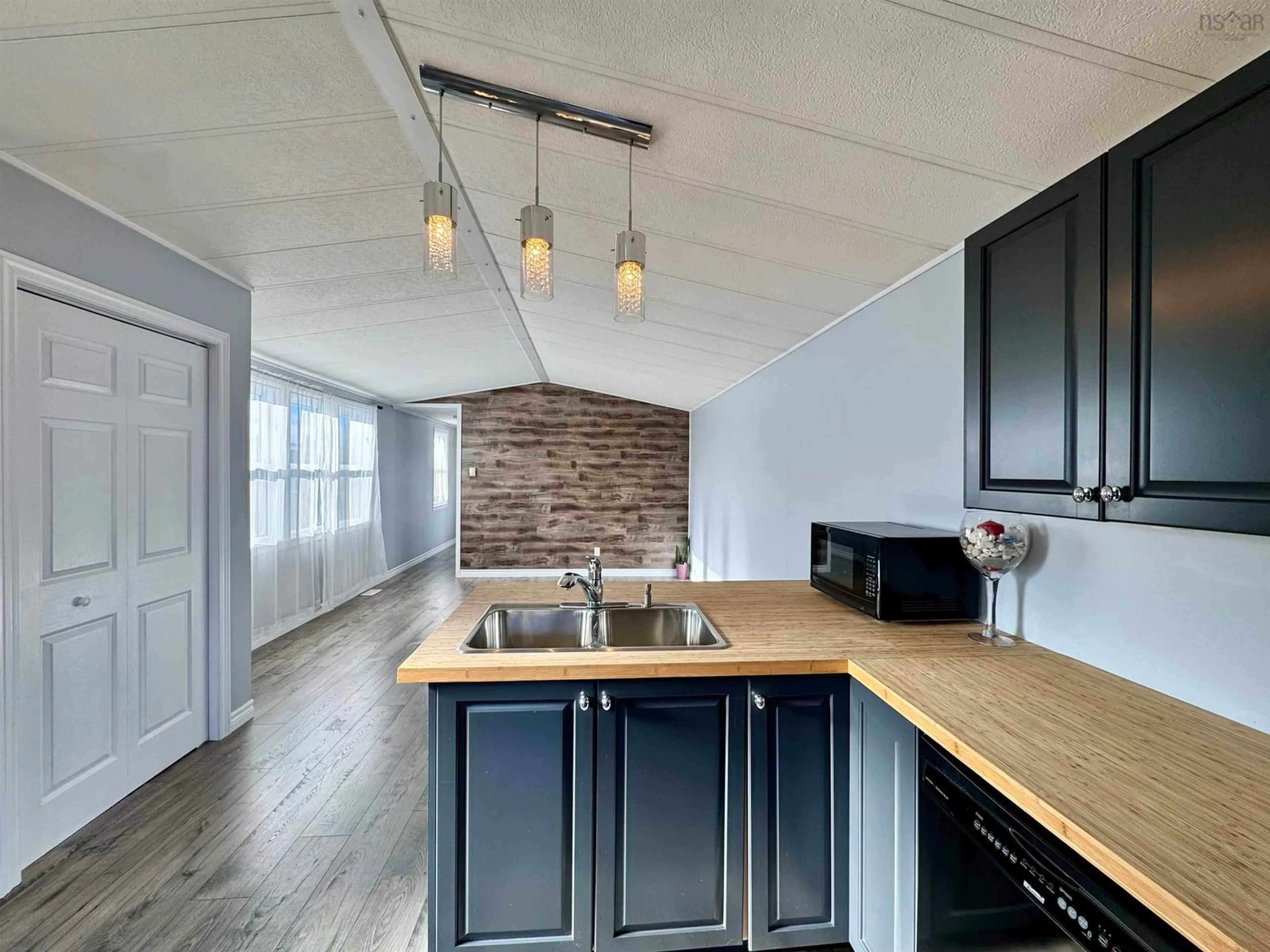 Open concept kitchen, unknown for 1535 Woodbine Dr, Beaver Bank Nova Scotia B4E 2M7