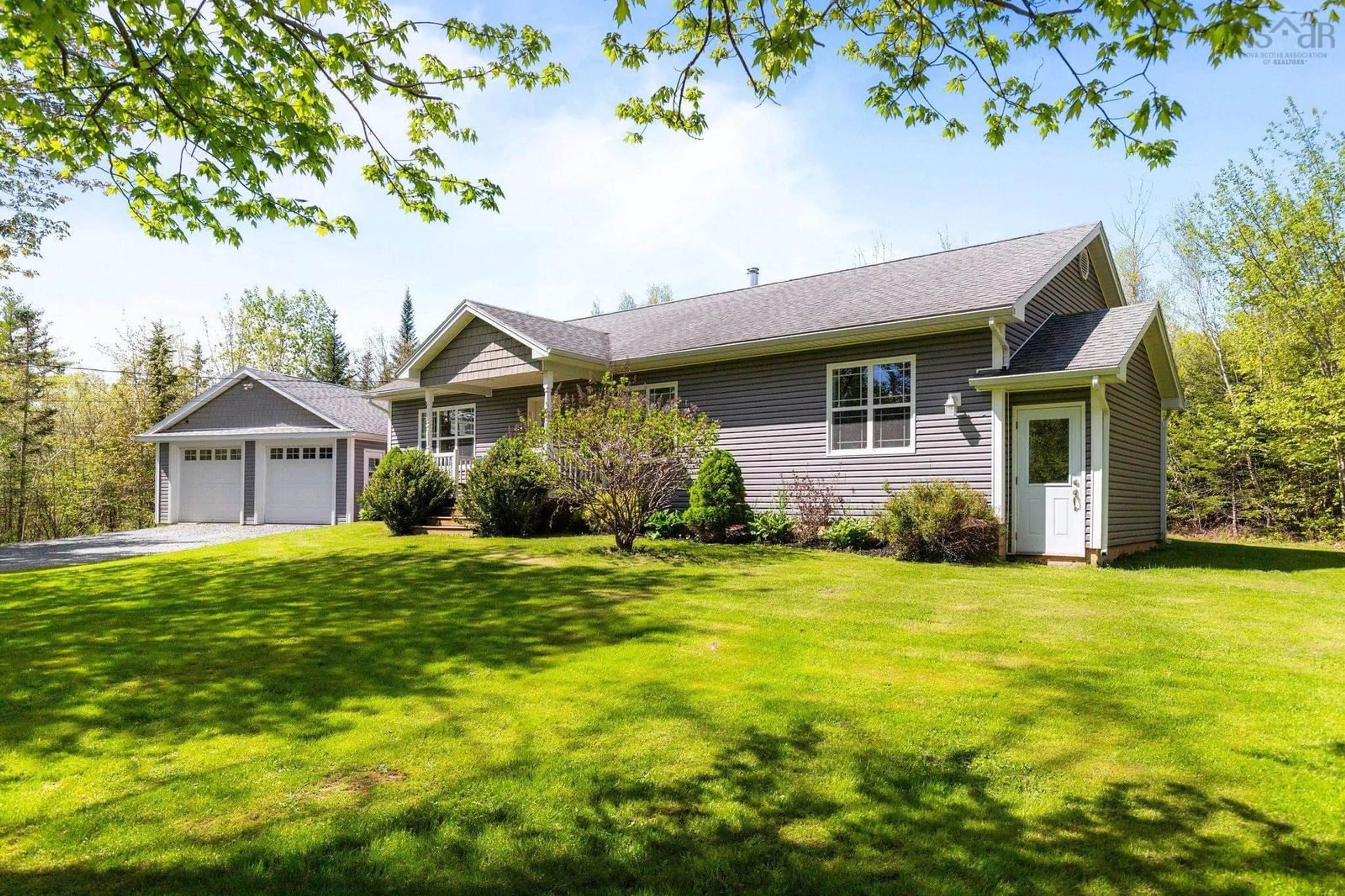 Home with vinyl exterior material, street for 158 Thomas St, Enfield Nova Scotia B3E 1M7