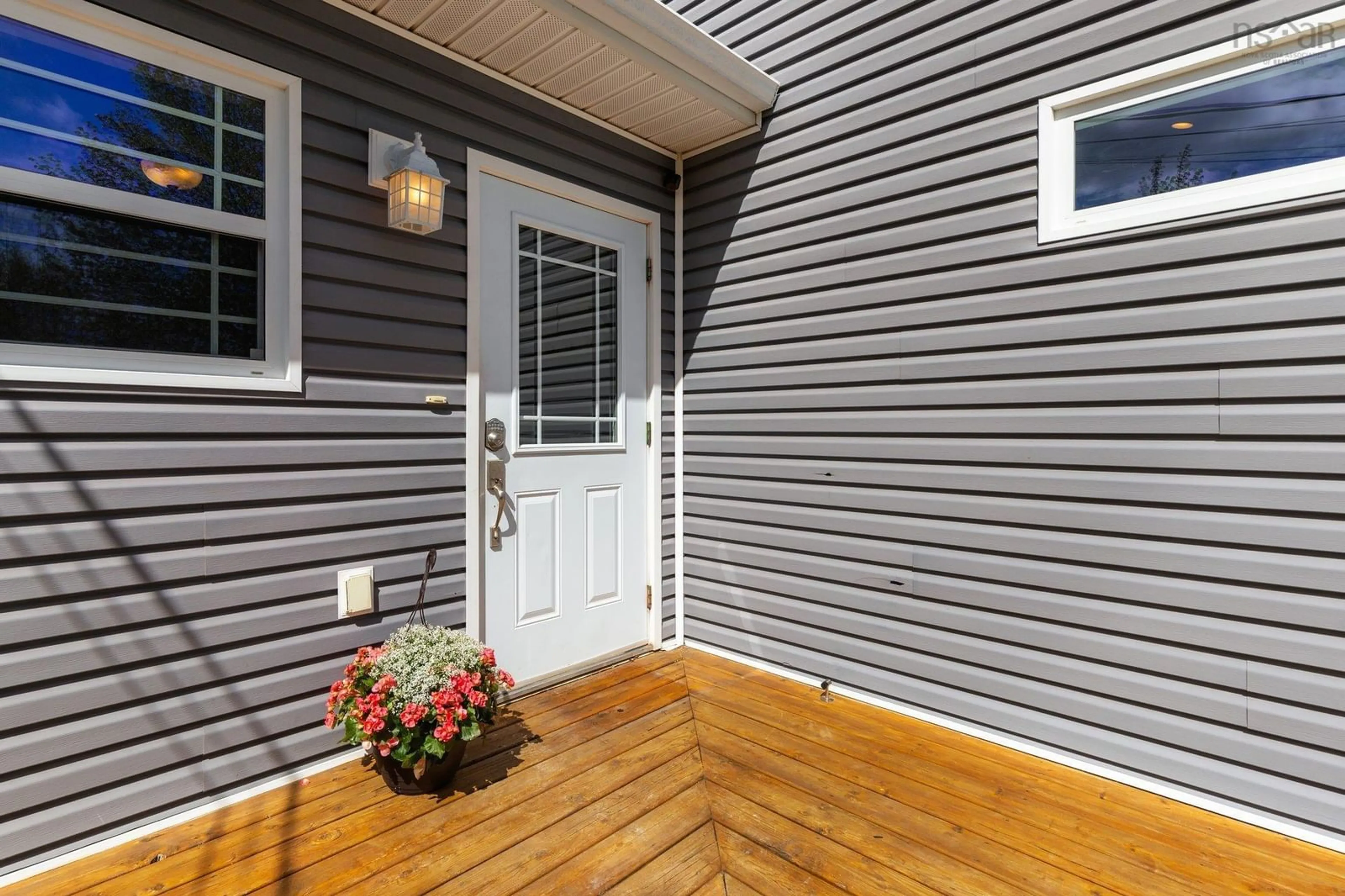 Home with vinyl exterior material, street for 158 Thomas St, Enfield Nova Scotia B3E 1M7