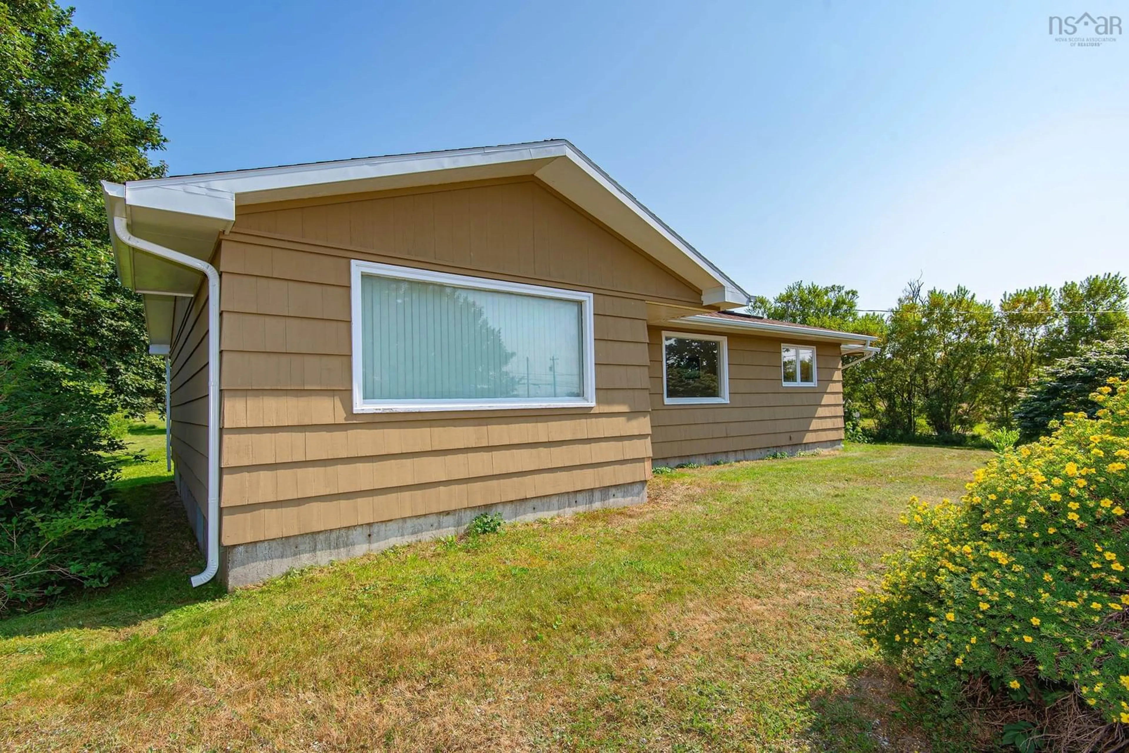 Home with vinyl exterior material, unknown for 8402 Highway 1, Meteghan Nova Scotia B0W 2J0