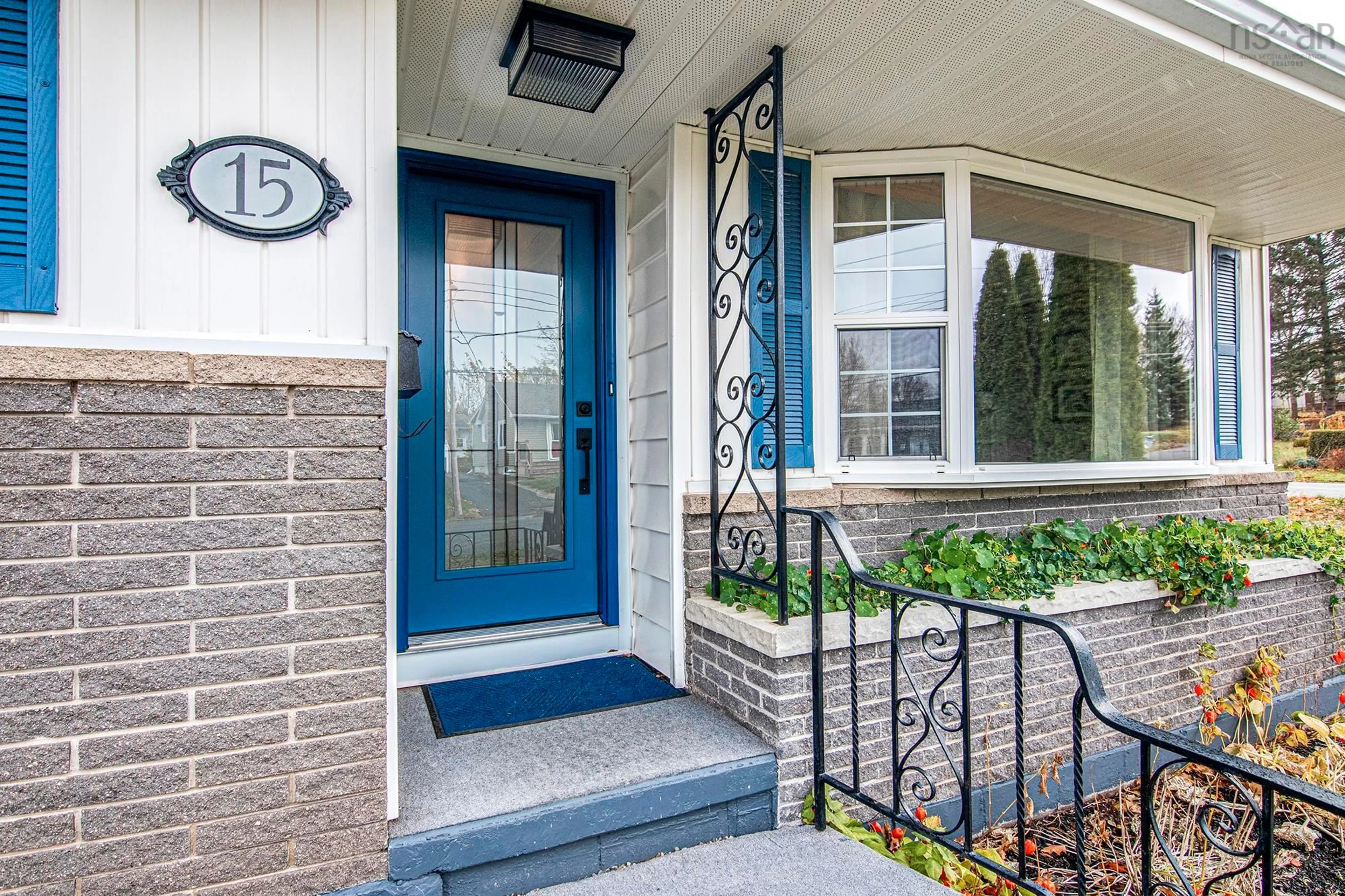 Indoor entryway for 15 Foster St, Kentville Nova Scotia B4N 1X4