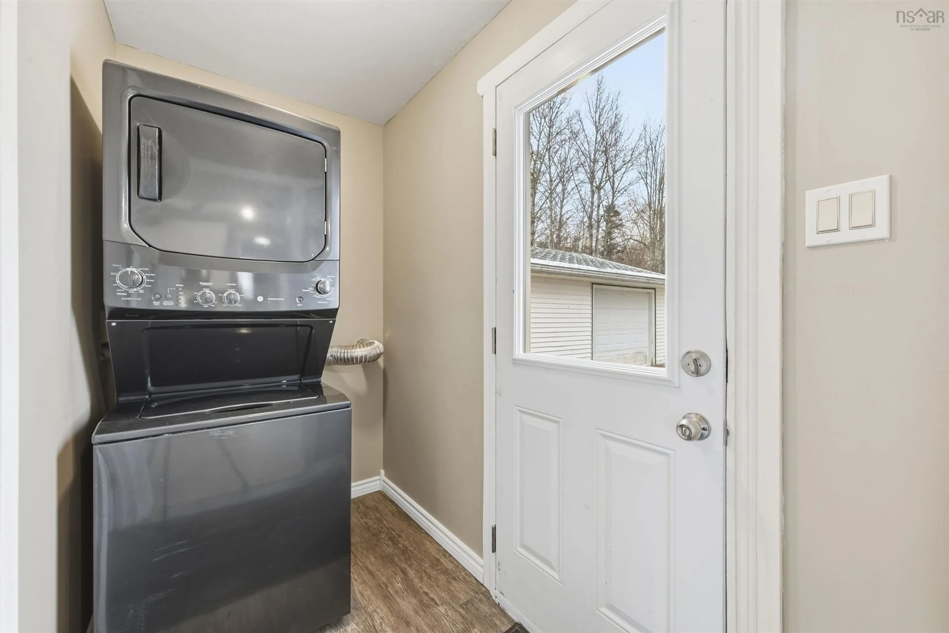 Indoor entryway for 91 Falmouth Back Rd, Falmouth Nova Scotia B0P 1P0