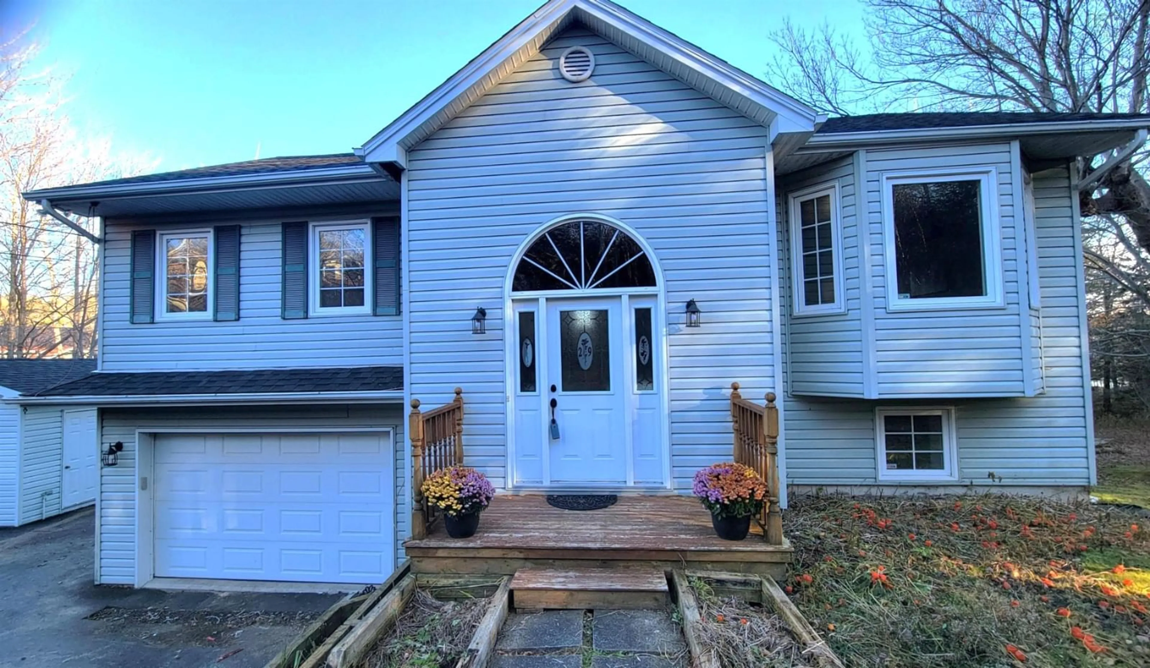 Home with vinyl exterior material, street for 29 Major Crt, Upper Sackville Nova Scotia B4C 3C7