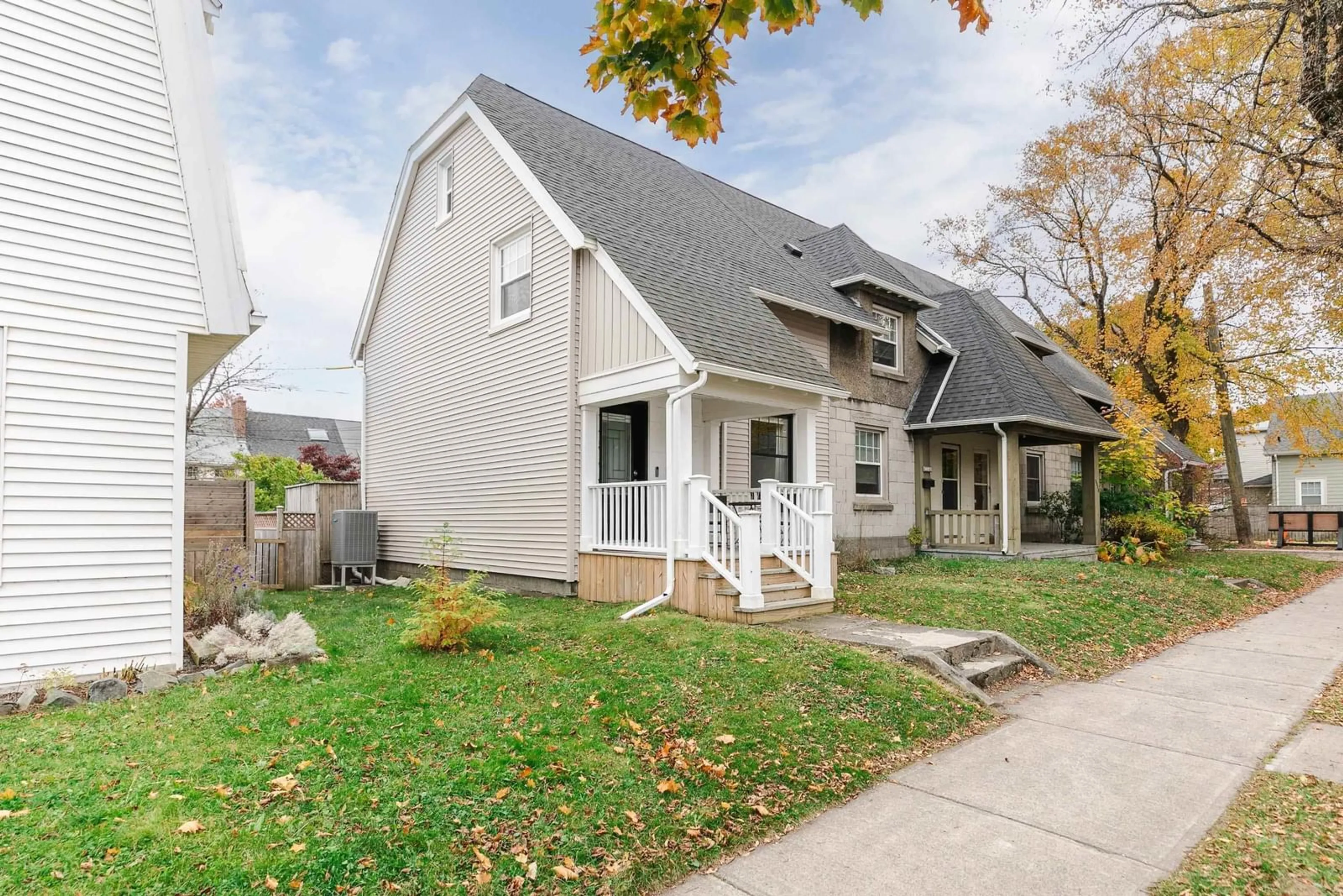 Home with vinyl exterior material, street for 5544 Duffus St, Halifax Nova Scotia B3K 2M4