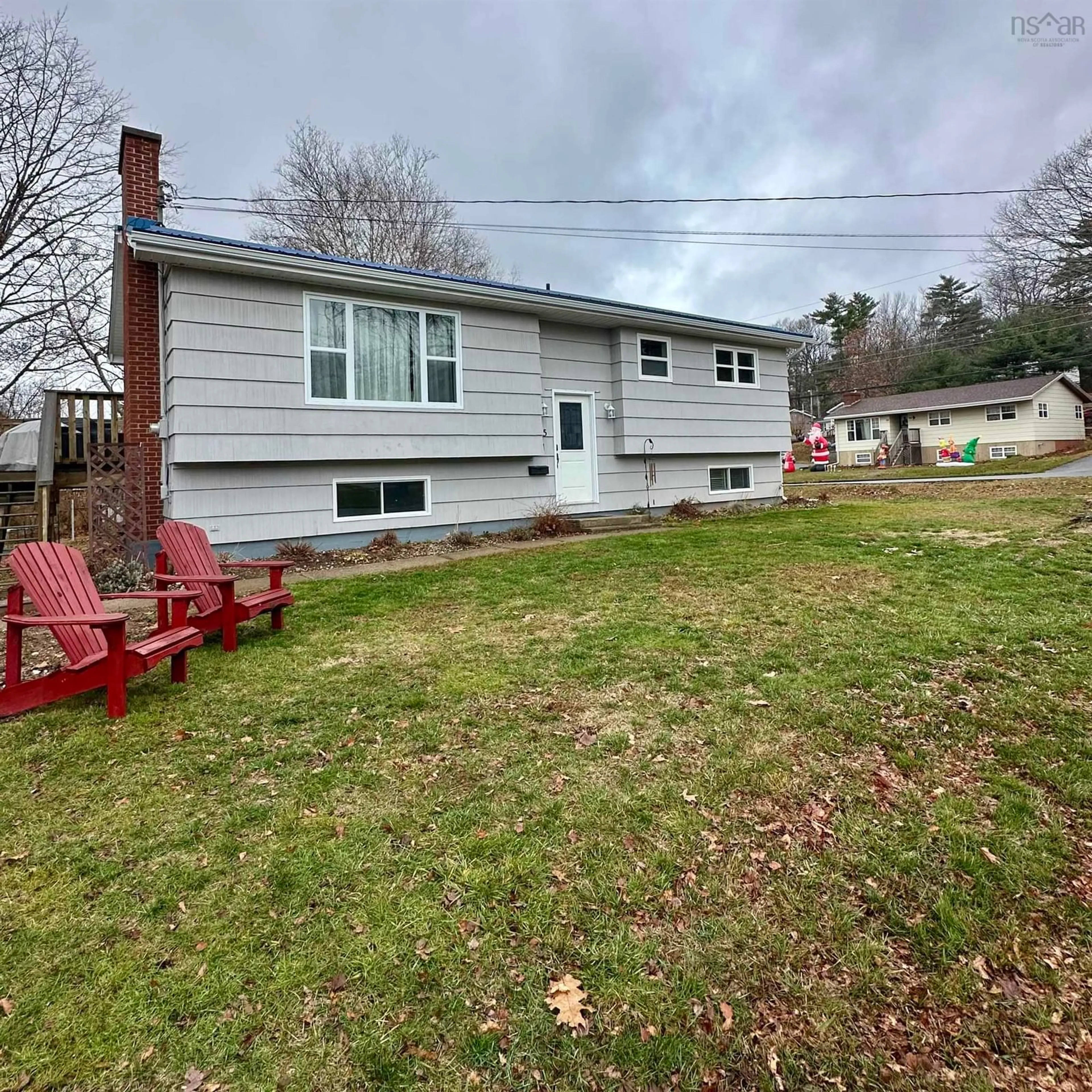 A pic from outside/outdoor area/front of a property/back of a property/a pic from drone, water/lake/river/ocean view for 315 Kydd St, Bridgewater Nova Scotia B4V 3G8