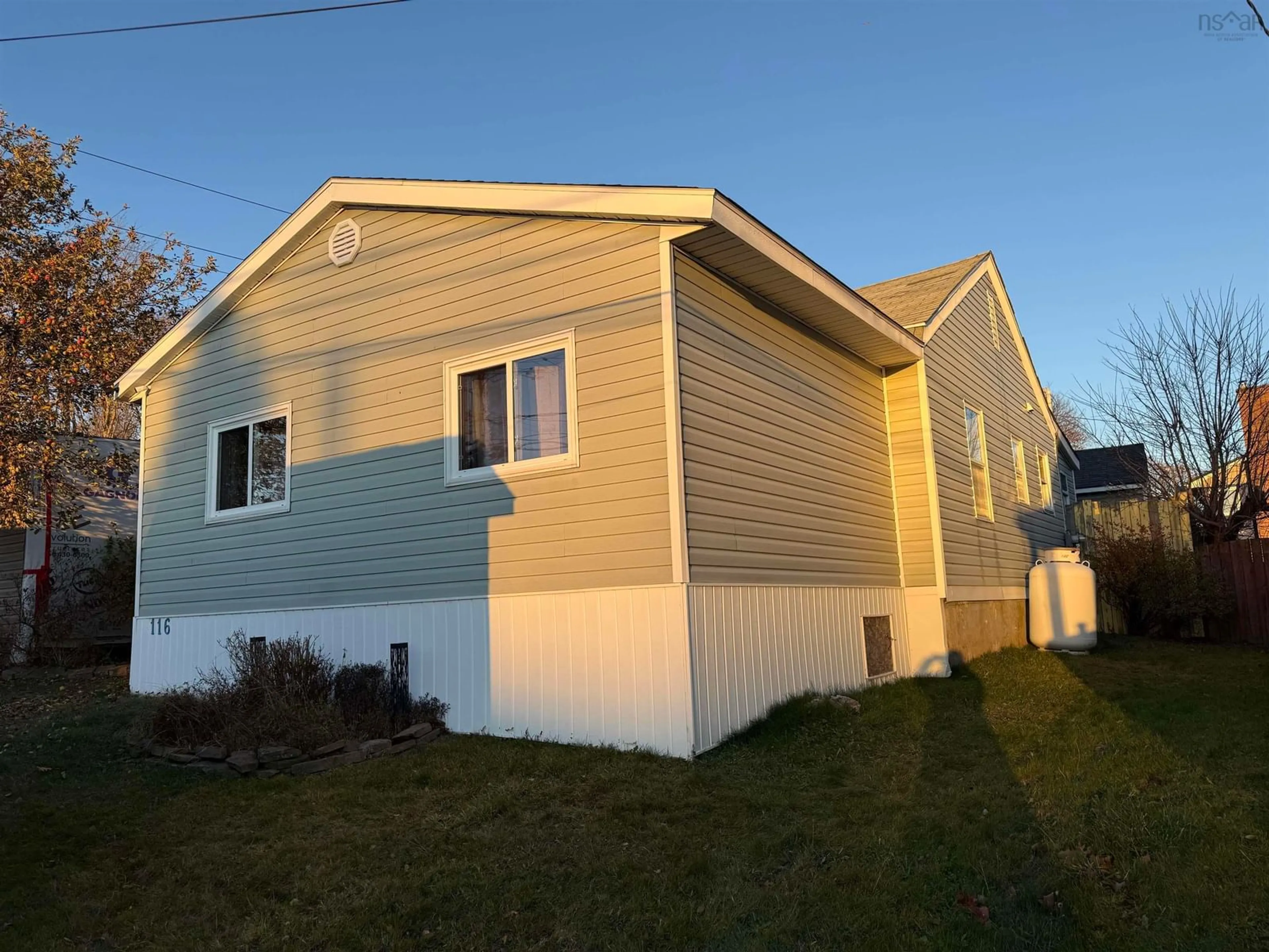 Home with vinyl exterior material, street for 116 Union St, Pictou Nova Scotia B0K 1H0