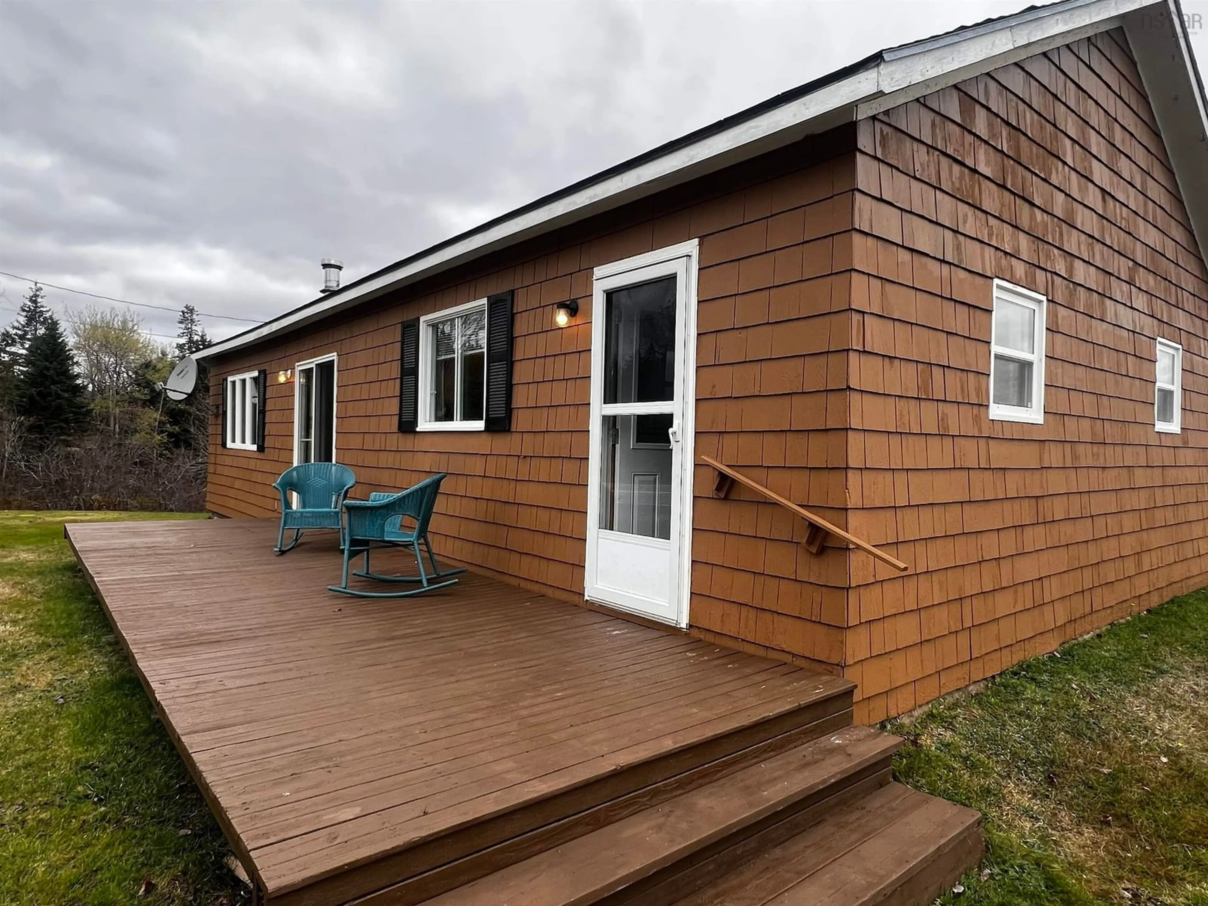 Home with vinyl exterior material, unknown for 13611 316 Hwy, Isaacs Harbour North Nova Scotia B0H 1S0