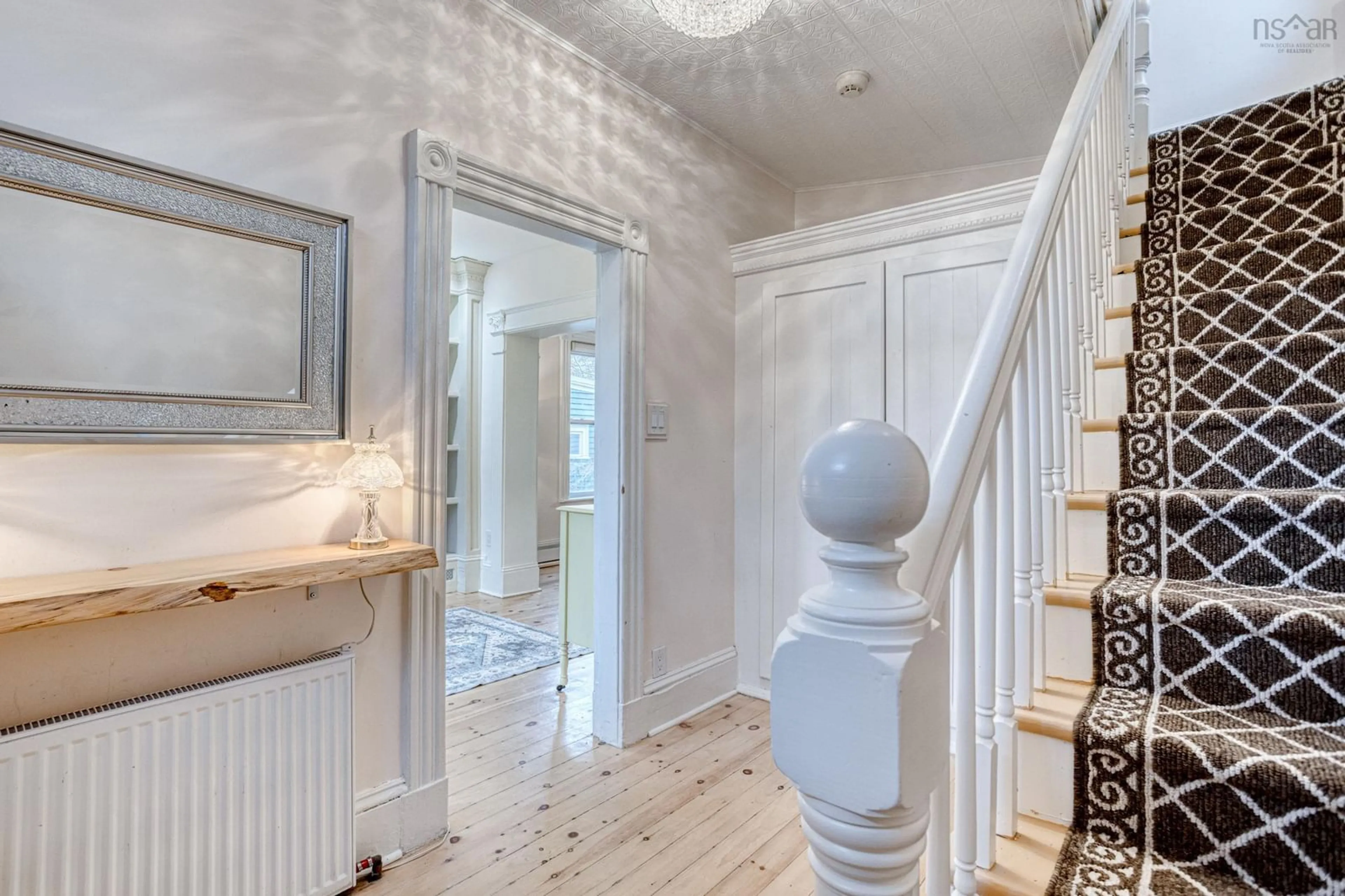 Indoor entryway for 6318 Lawrence St, Halifax Nova Scotia B3L 1J9