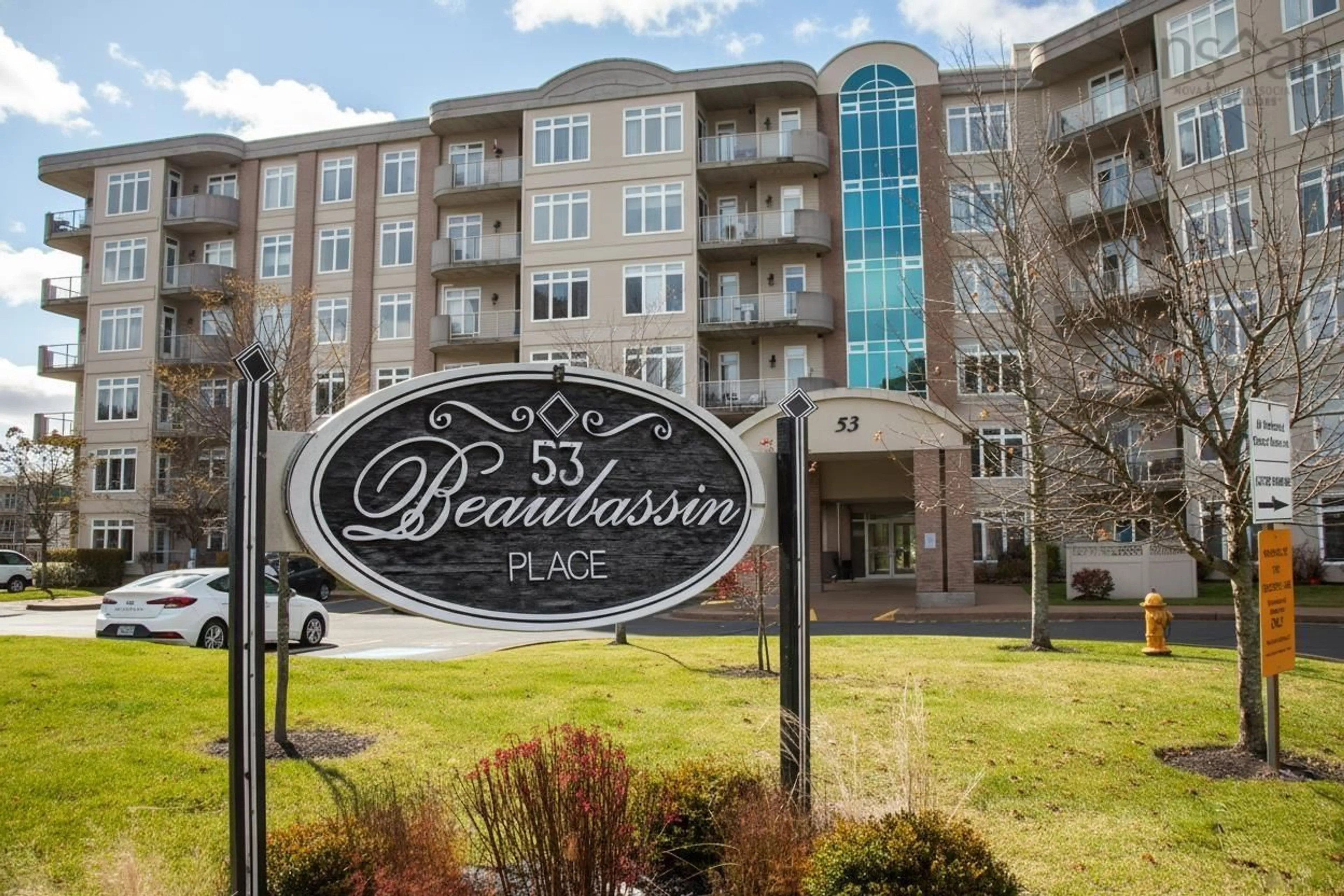 Indoor foyer for 53 Bedros Lane #601, Halifax Nova Scotia B3M 4X4