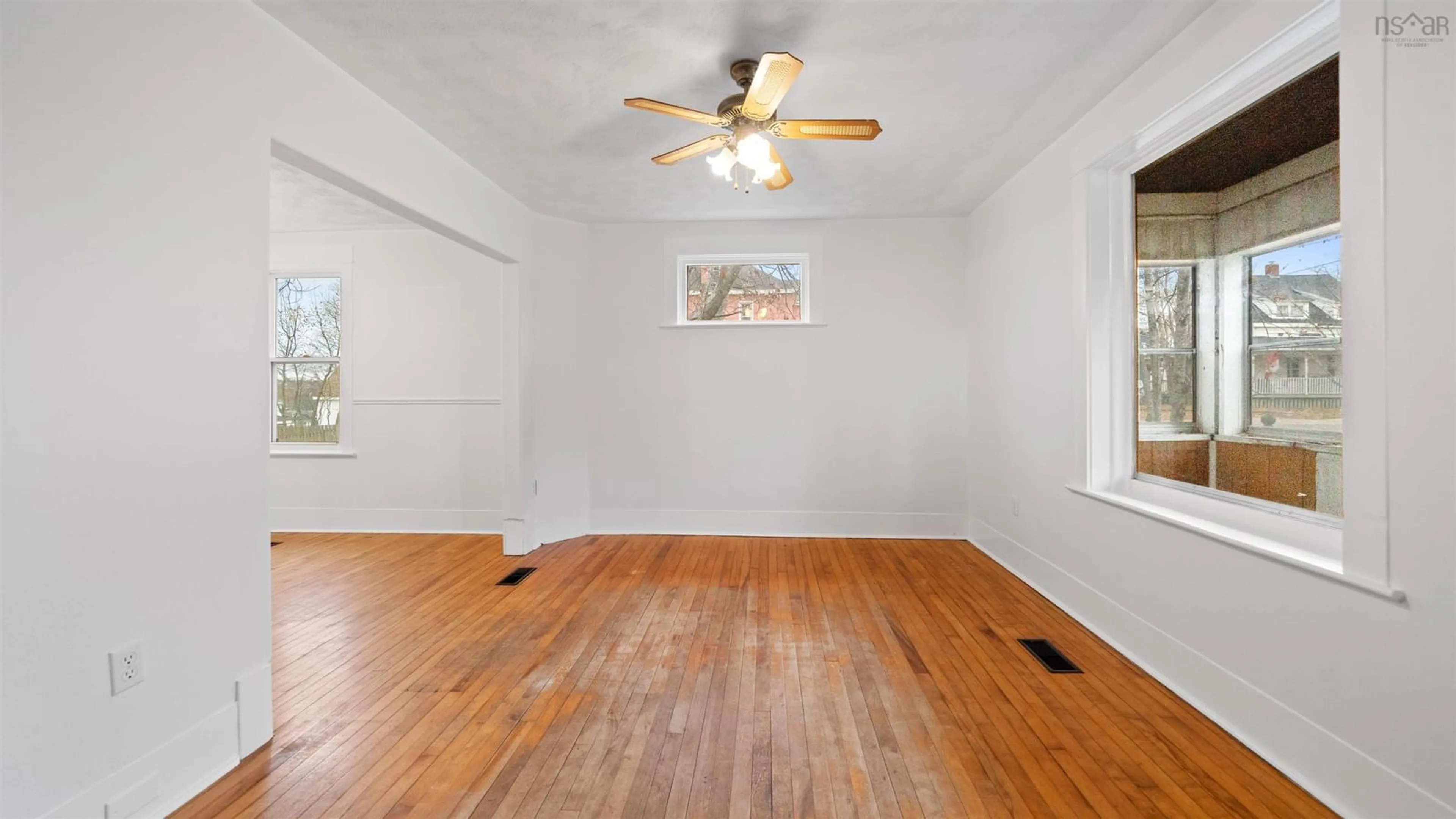 A pic of a room for 515 Pleasant St, New Glasgow Nova Scotia B2H 3A1