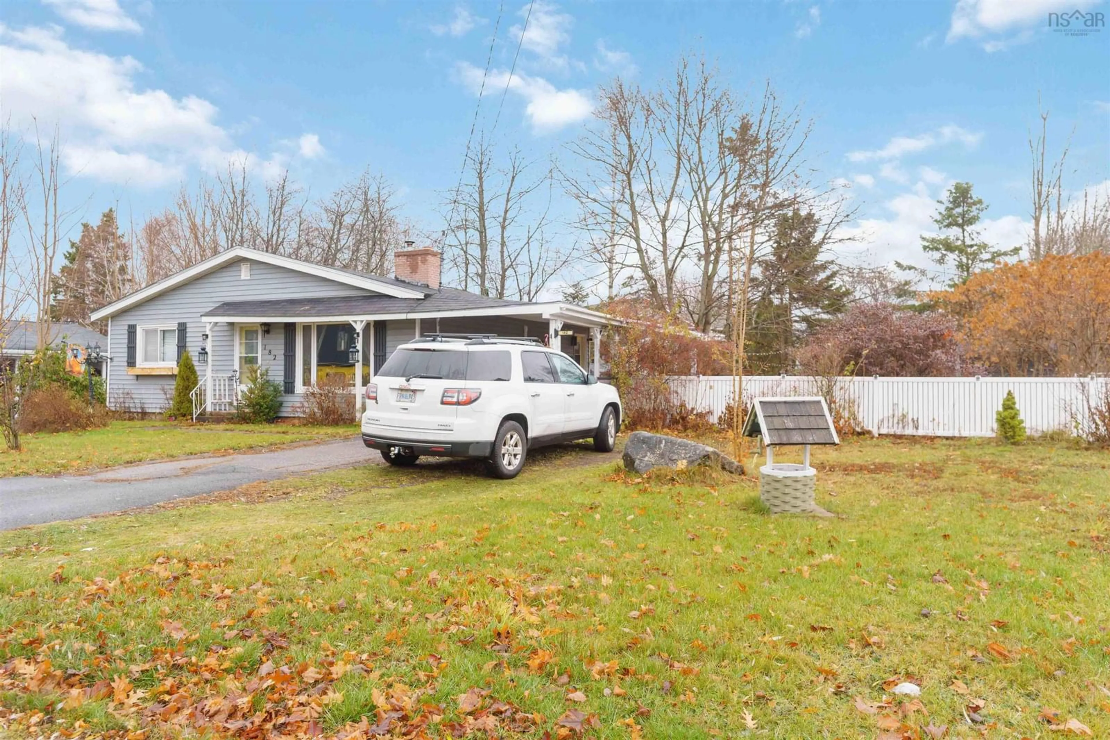 A pic from outside/outdoor area/front of a property/back of a property/a pic from drone, street for 182 Canaan Ave, Kentville Nova Scotia B4N 2B1