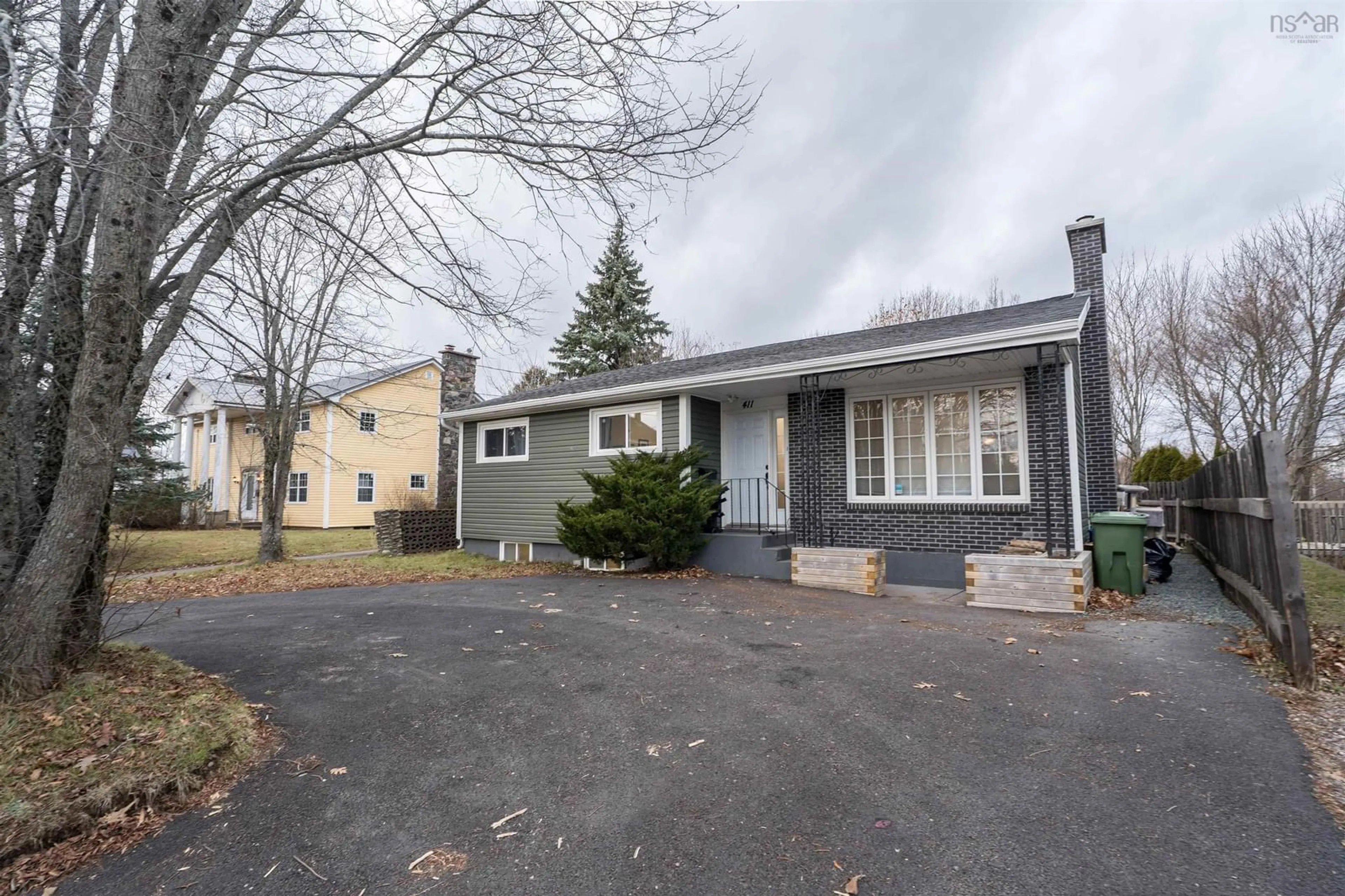 Home with vinyl exterior material, street for 411 Robie St, Truro Nova Scotia B2N 1M1