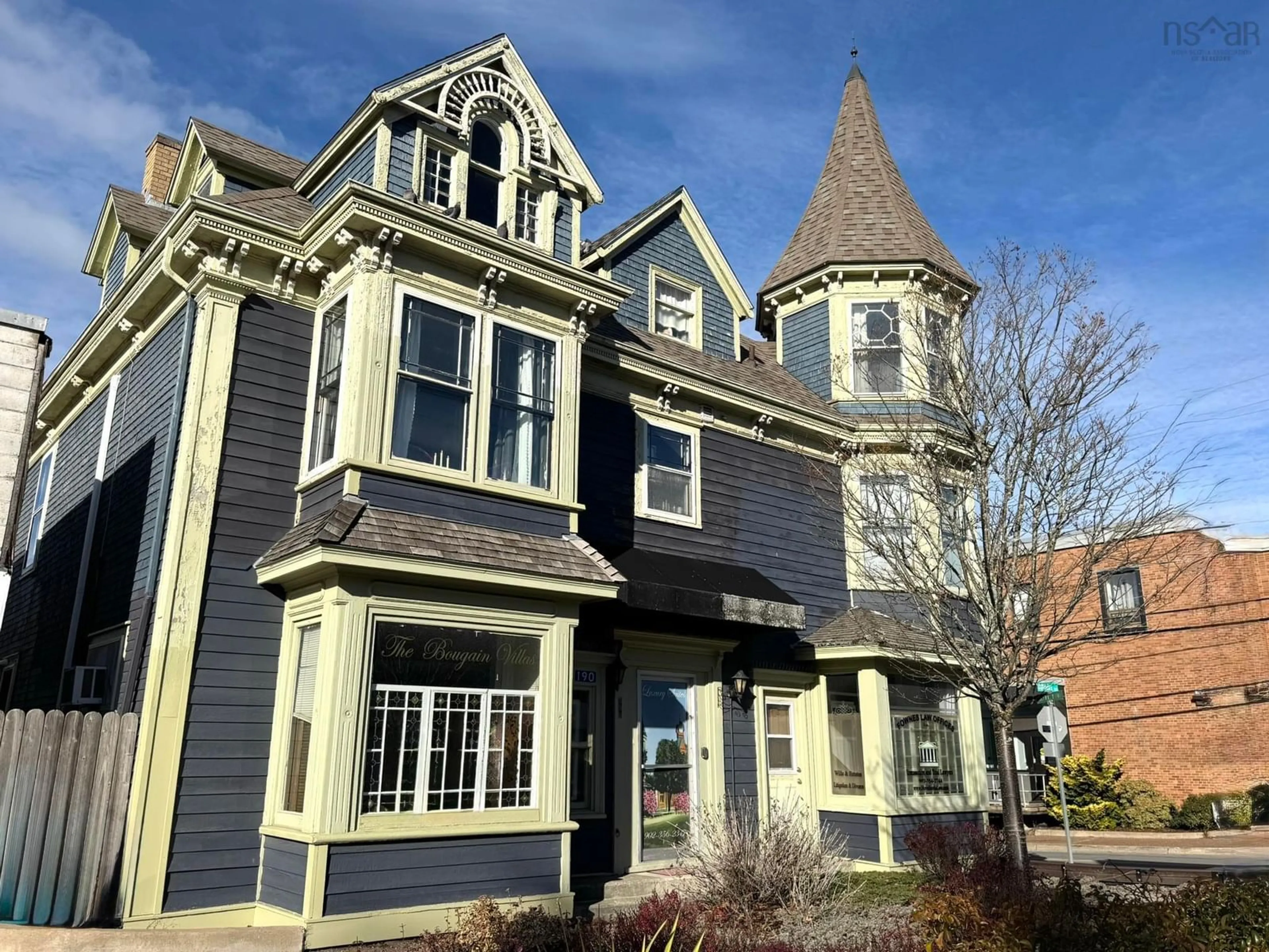 Home with vinyl exterior material, street for 190 Main St, Liverpool Nova Scotia B0T 1K0