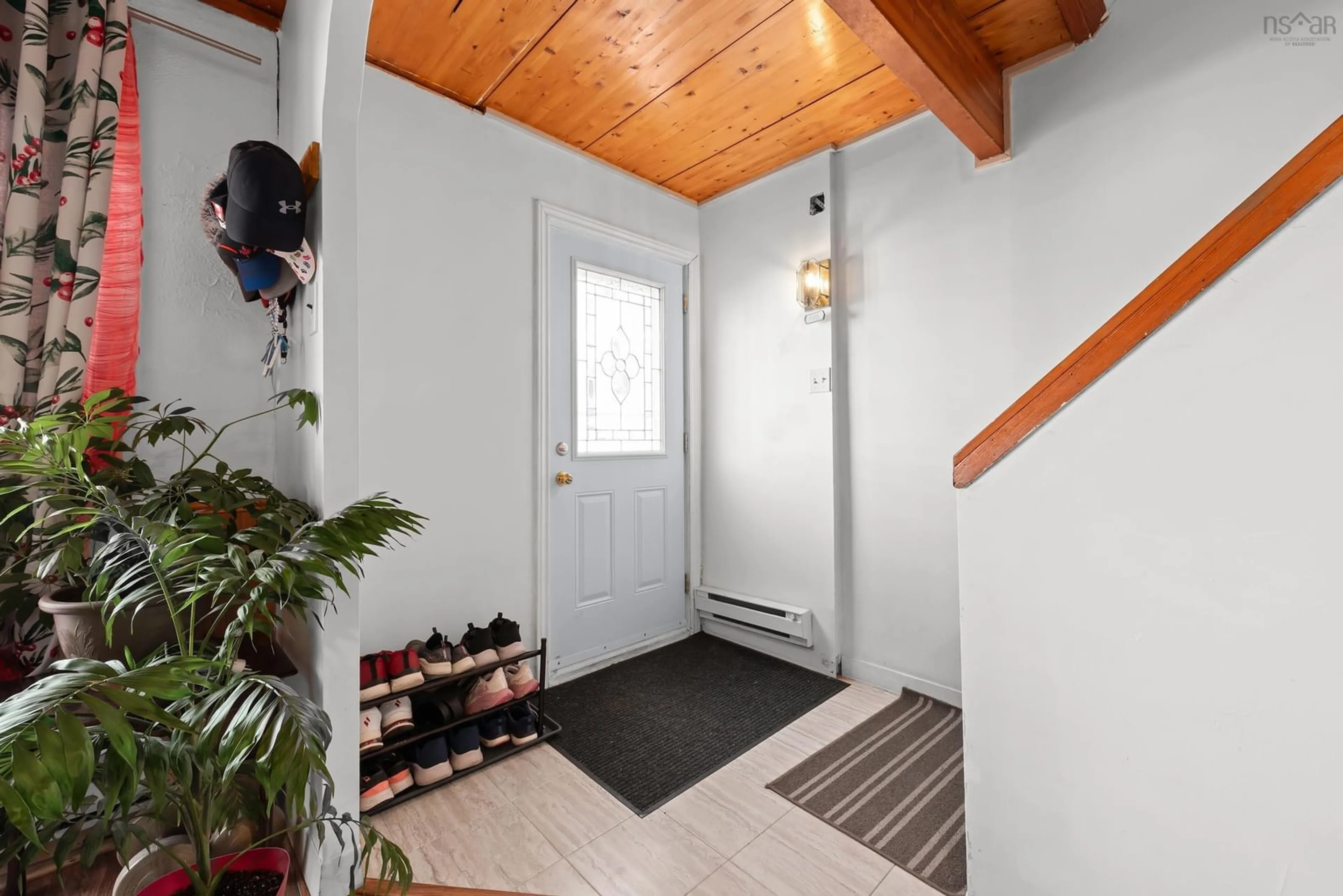 Indoor entryway for 34 Limerick Rd, Halifax Nova Scotia B3P 2E2