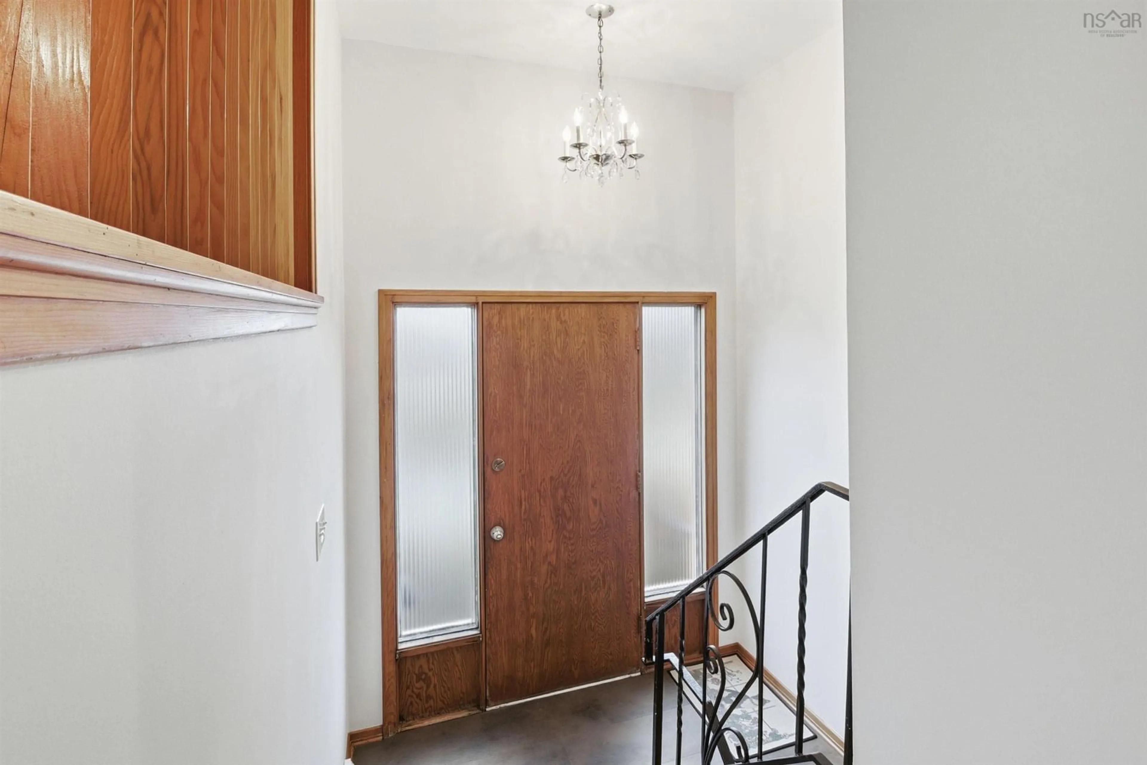 Indoor foyer for 17 Laurentide Dr, Clayton Park Nova Scotia B3M 2M9