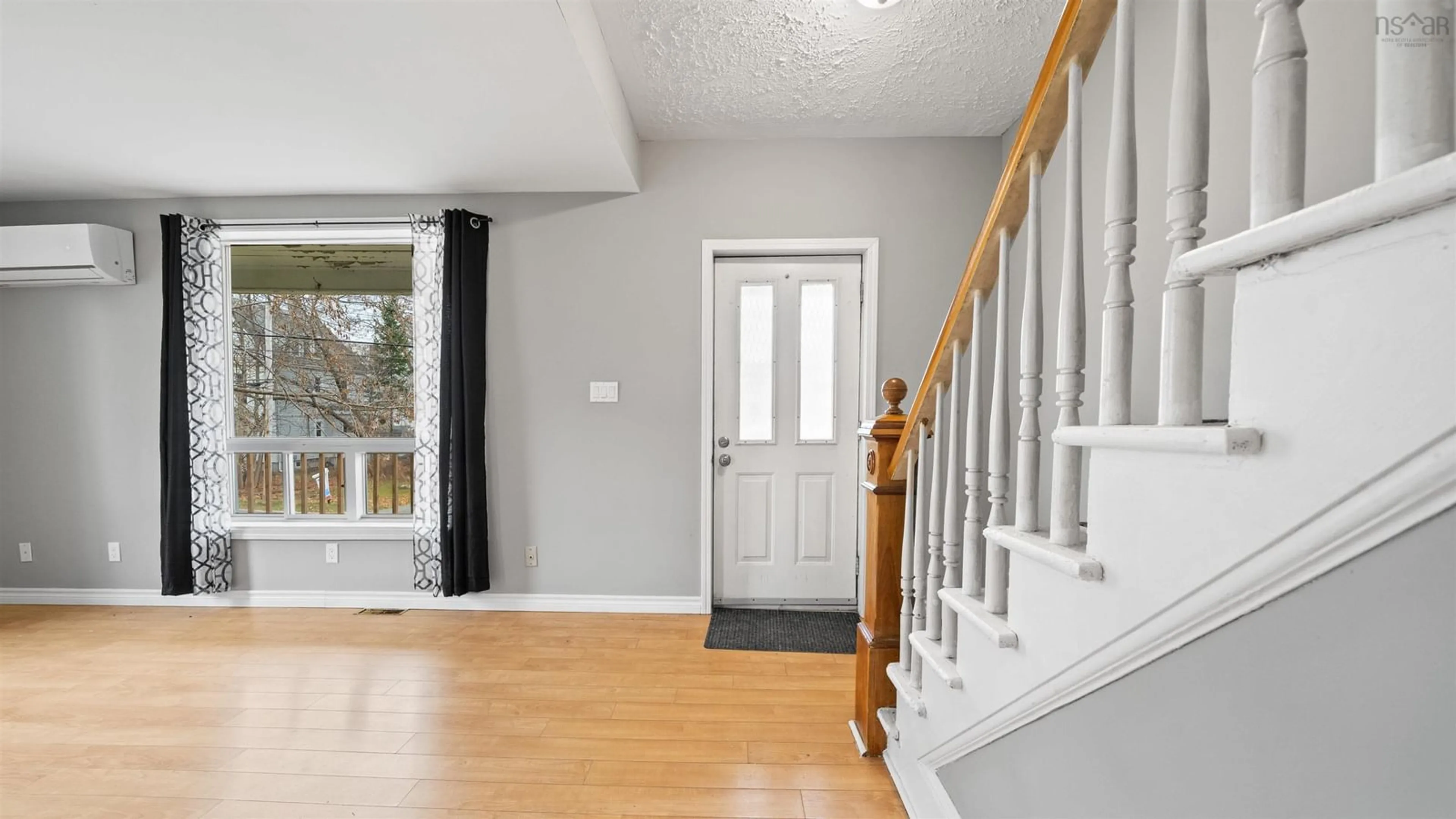 Indoor foyer for 62 Maple Ave, New Glasgow Nova Scotia B2H 2B2