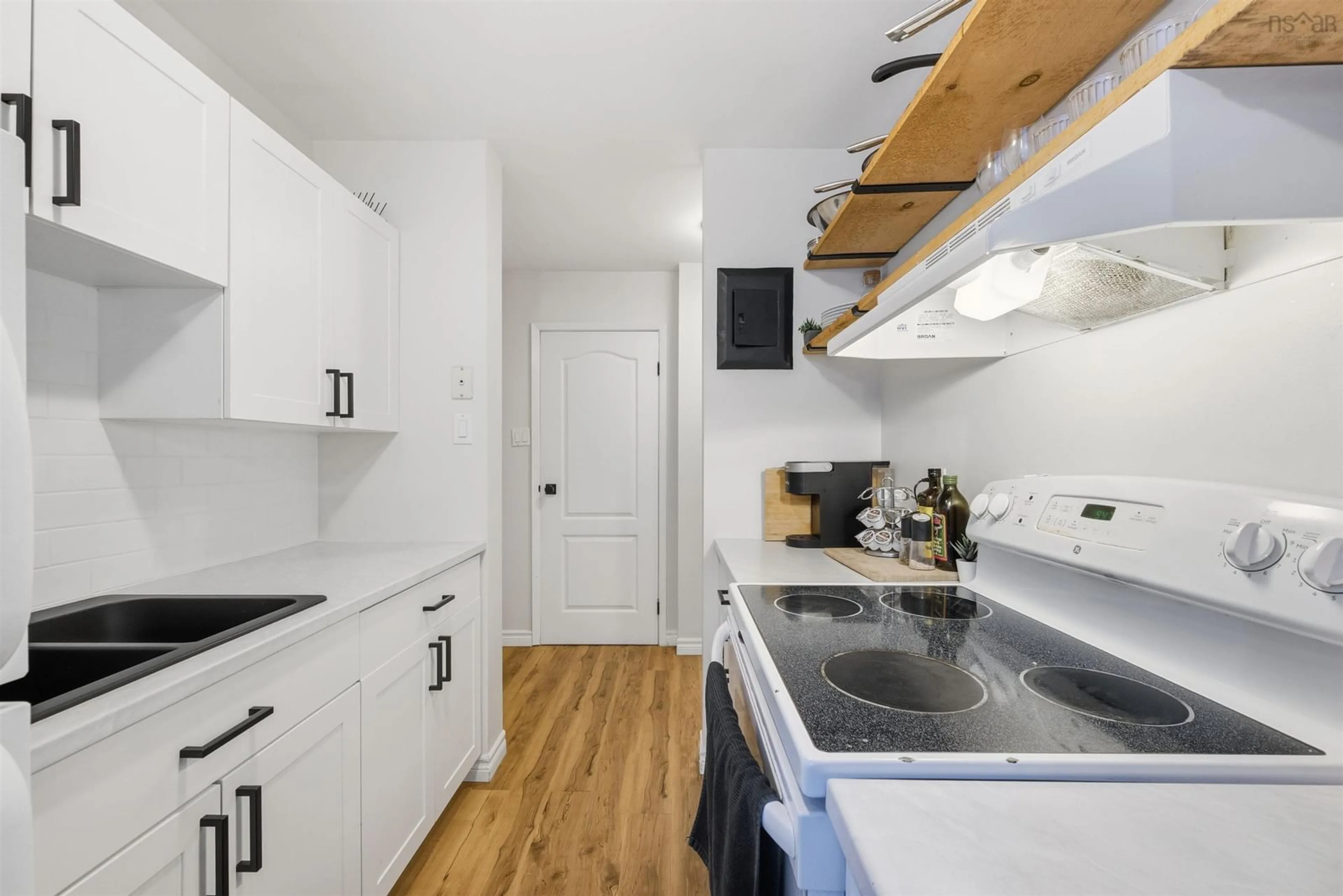 Standard kitchen, unknown for 120-7 Jamieson St, Dartmouth Nova Scotia B3A 4L2