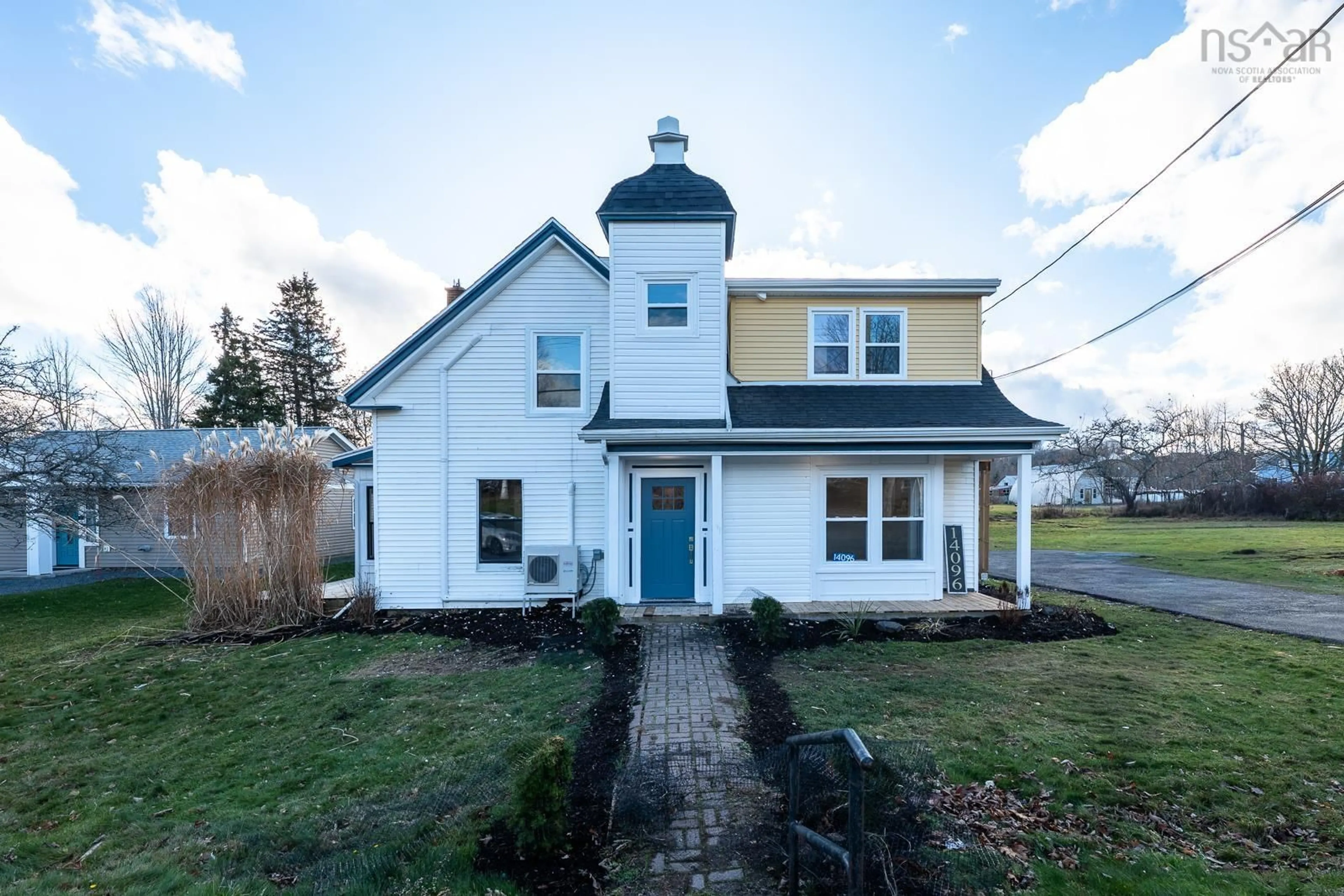 A pic from outside/outdoor area/front of a property/back of a property/a pic from drone, building for 14096 Highway 1, Hants Border Nova Scotia B0P 1P0