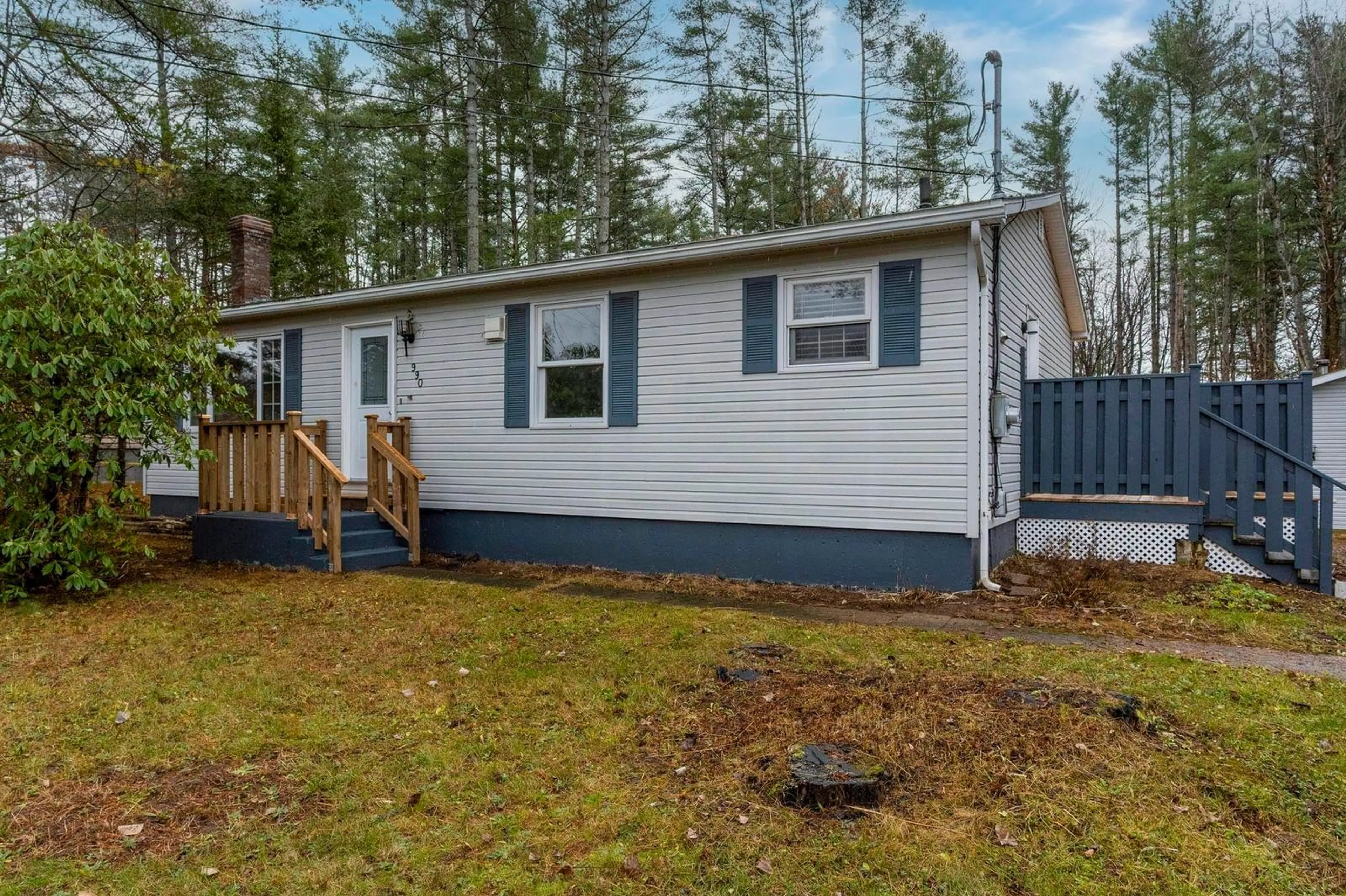 Home with vinyl exterior material, street for 990 Mary Ave, Centreville Nova Scotia B0P 1J0