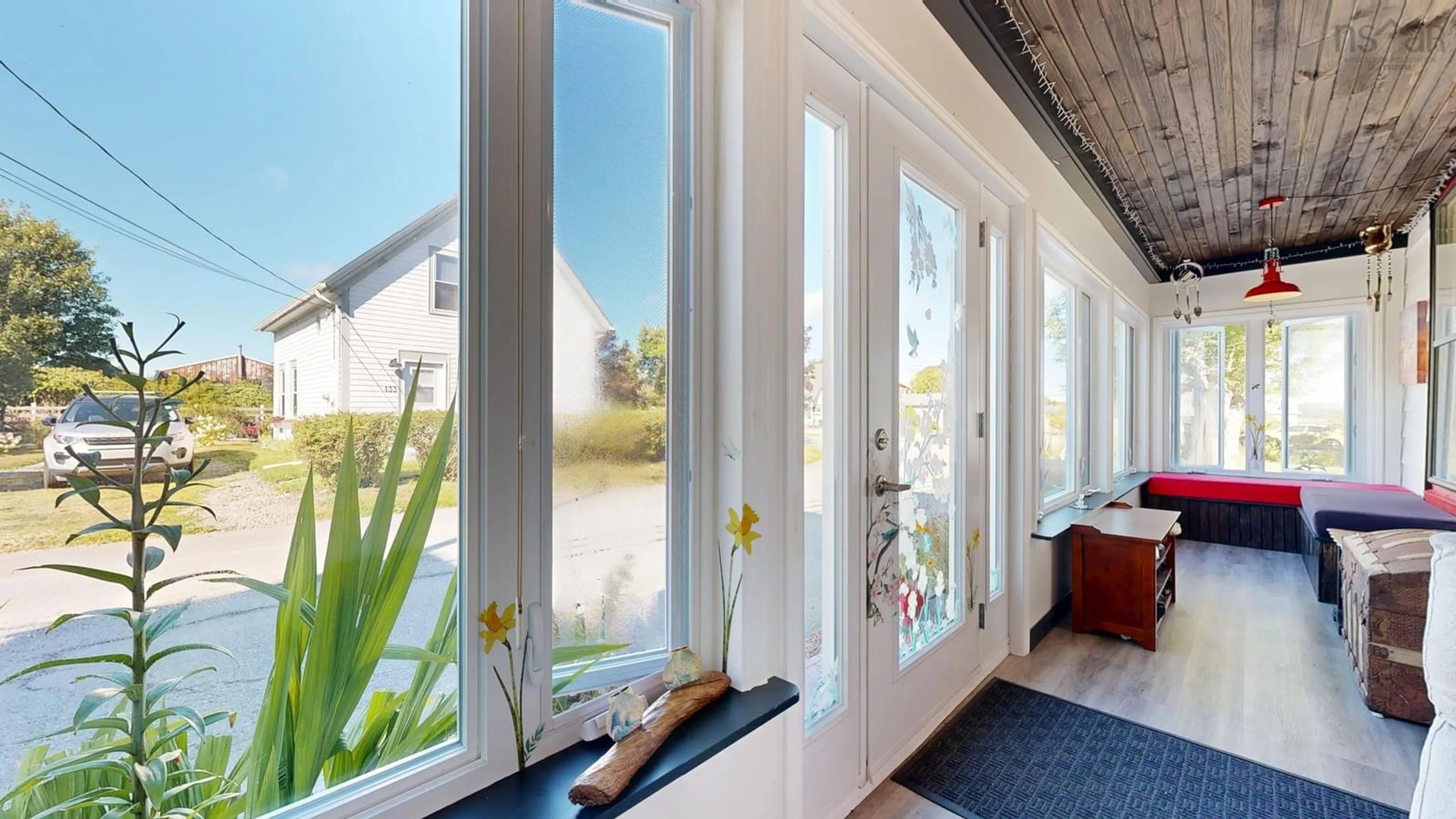 Indoor entryway for 132 Hall St, Lockeport Nova Scotia B0T 1L0