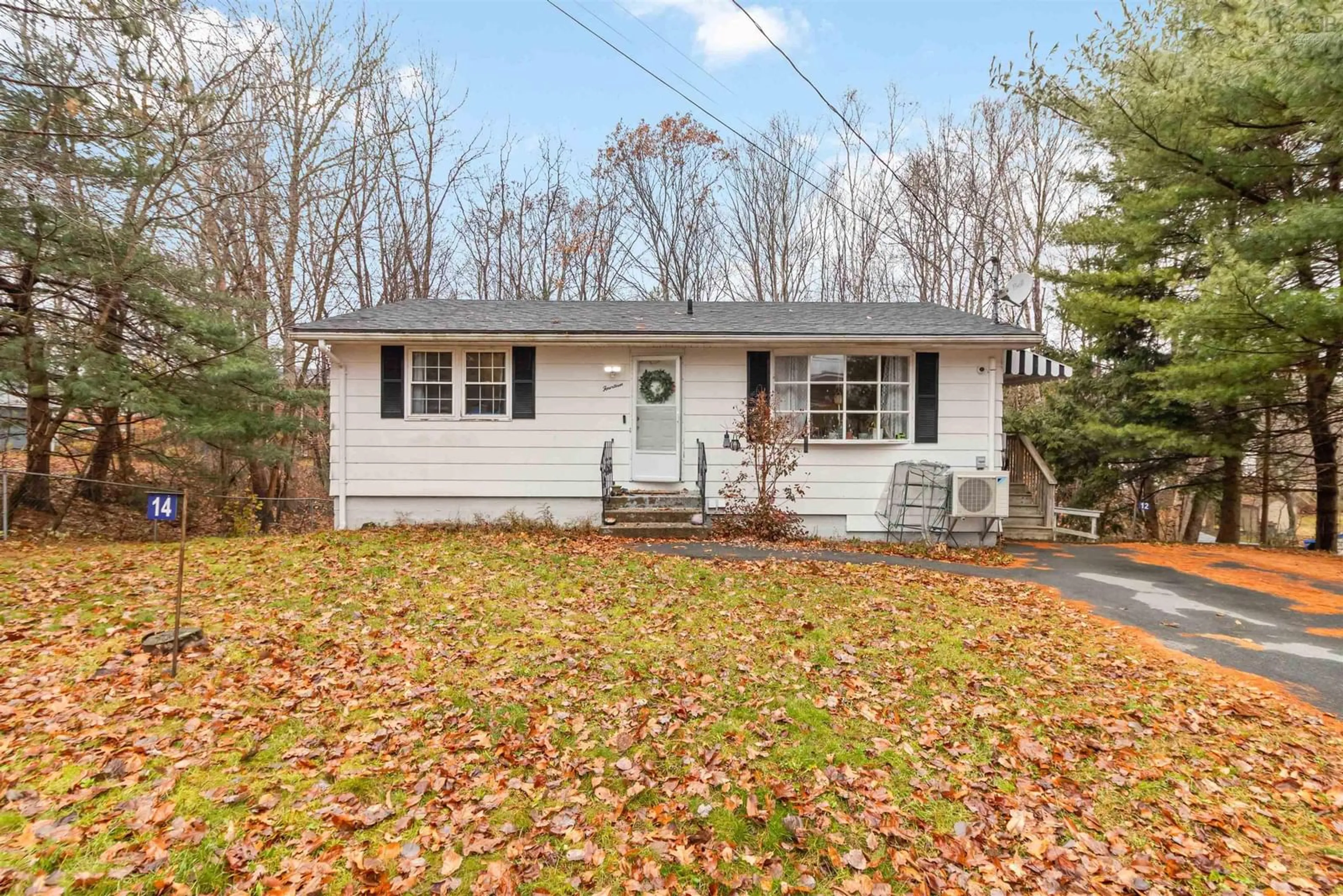 Home with vinyl exterior material, street for 14 Dublin Ave, Bridgewater Nova Scotia B4V 1Z5