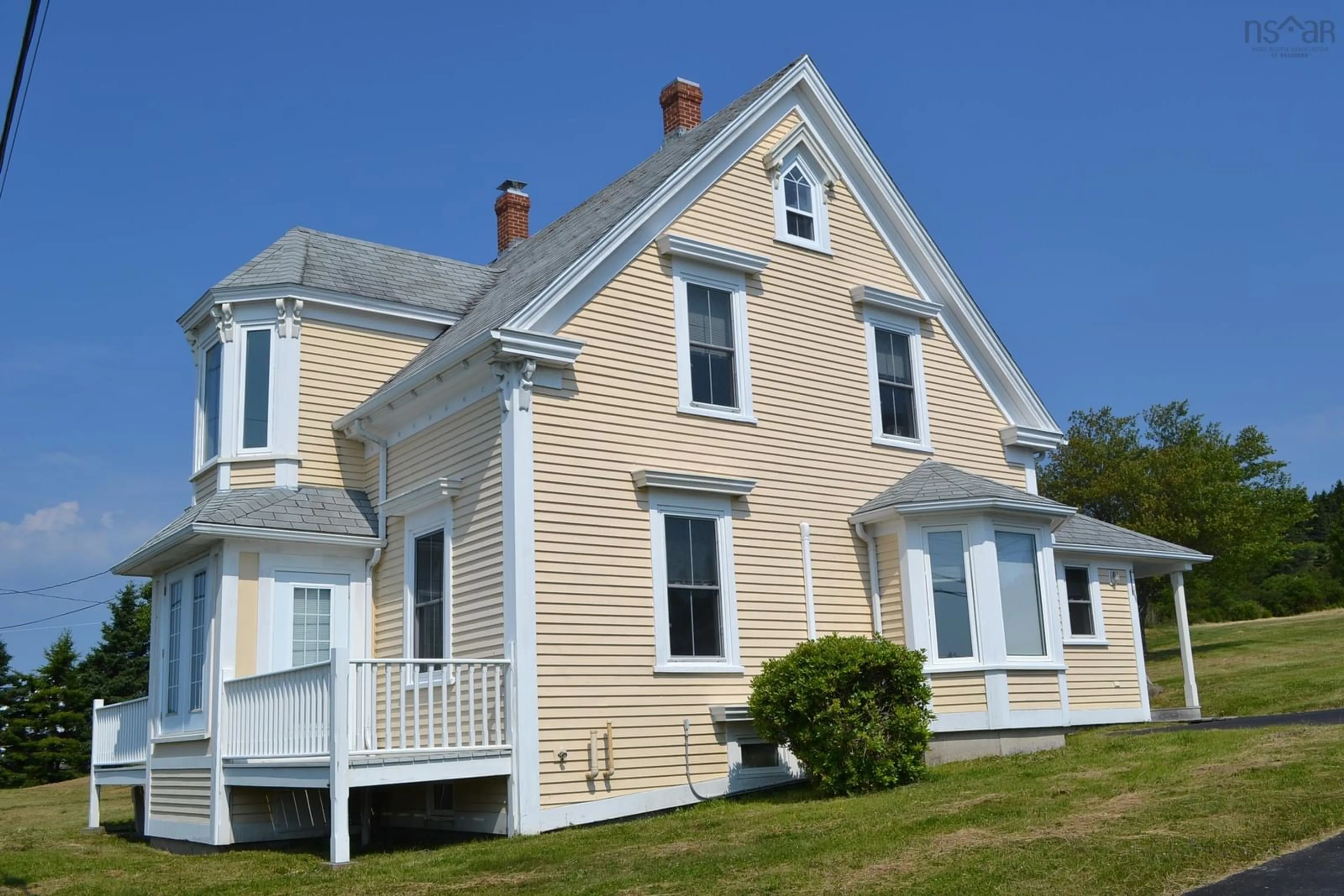 Home with vinyl exterior material, building for 3964 332 Hwy, Riverport Nova Scotia B0J 2X0