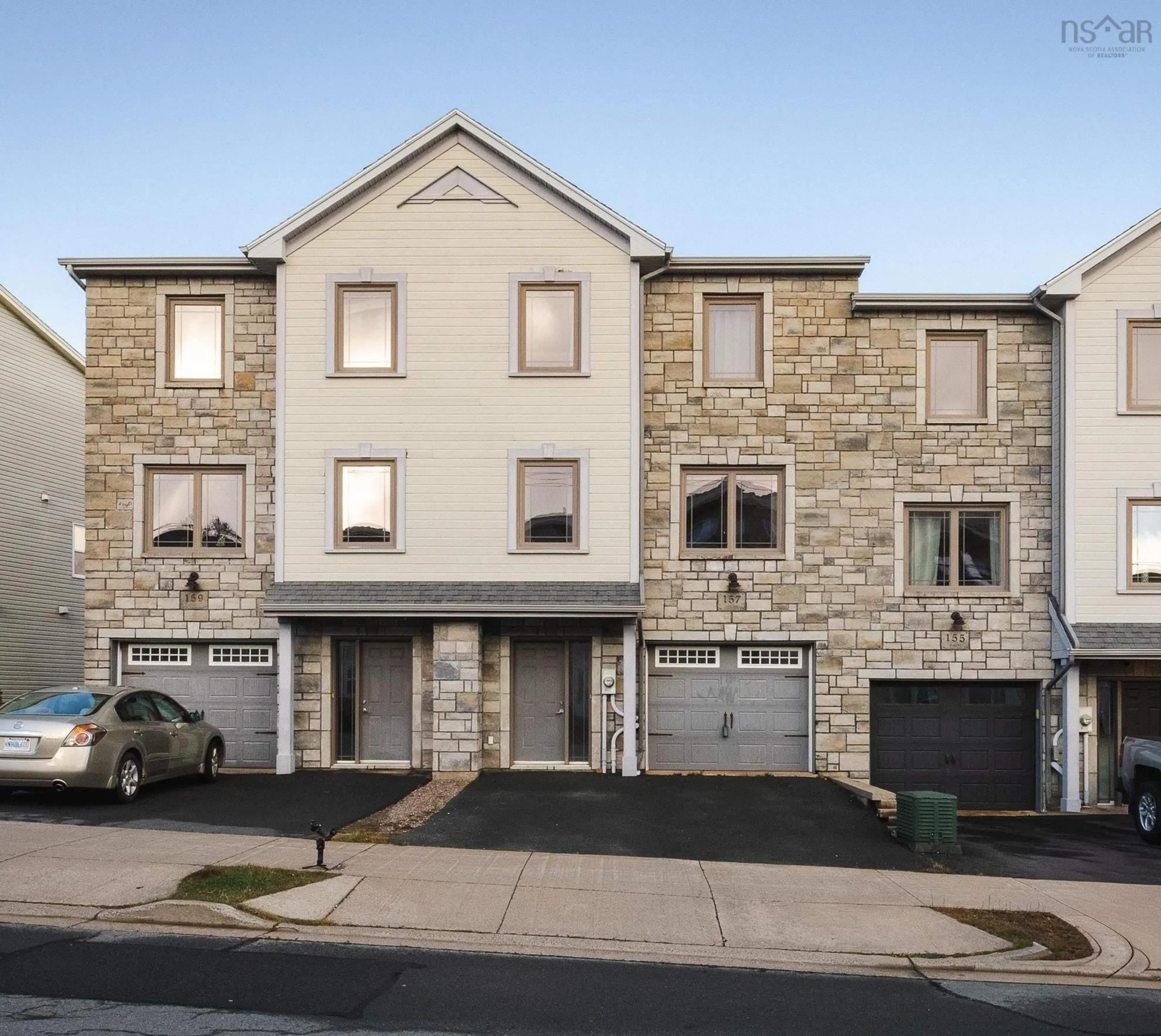 A pic from outside/outdoor area/front of a property/back of a property/a pic from drone, street for 157 Transom Dr, Halifax Nova Scotia B3M 4T6