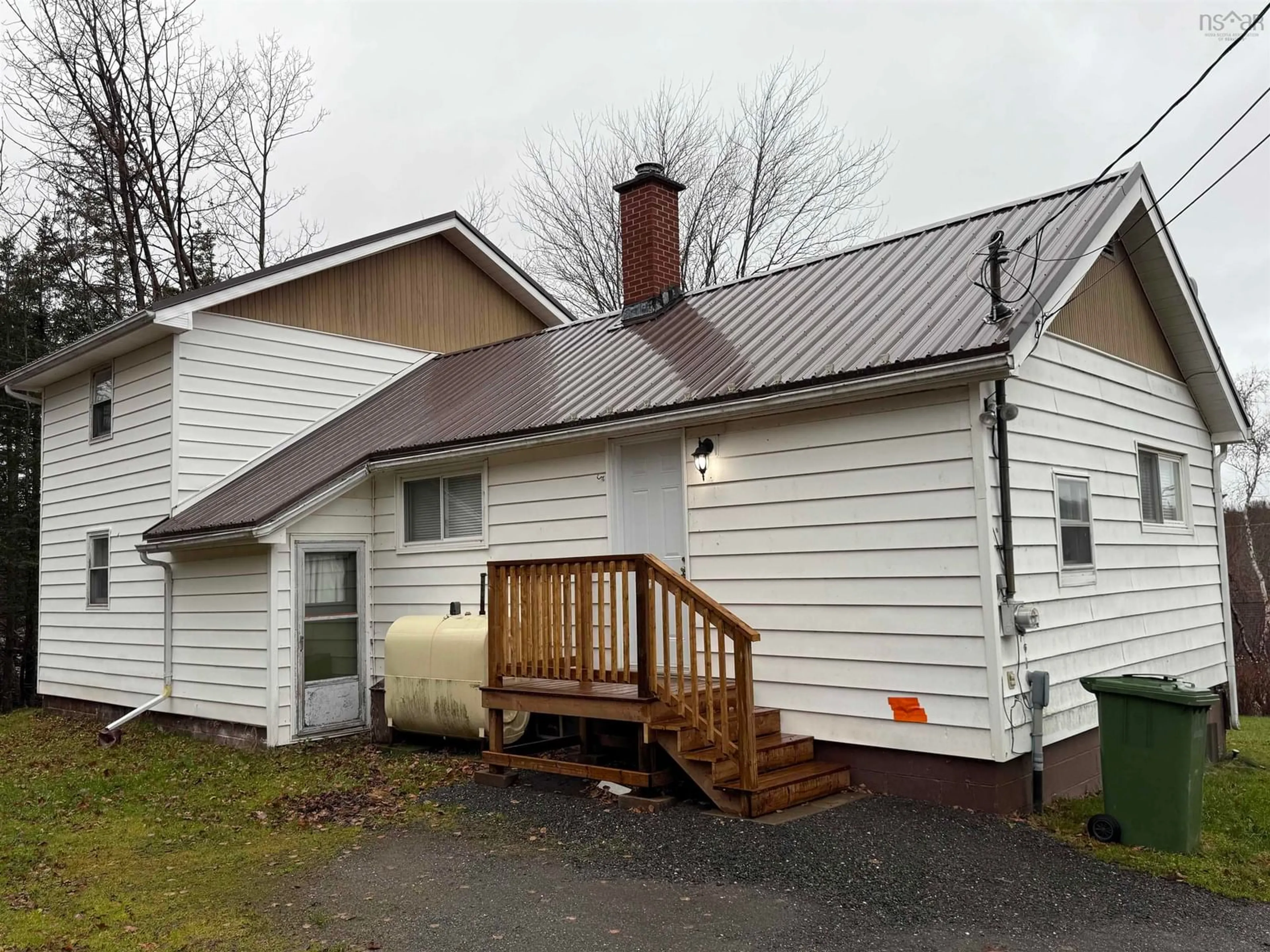 Home with vinyl exterior material, building for 6118 Highway 4, Linacy Nova Scotia B2H 5C4