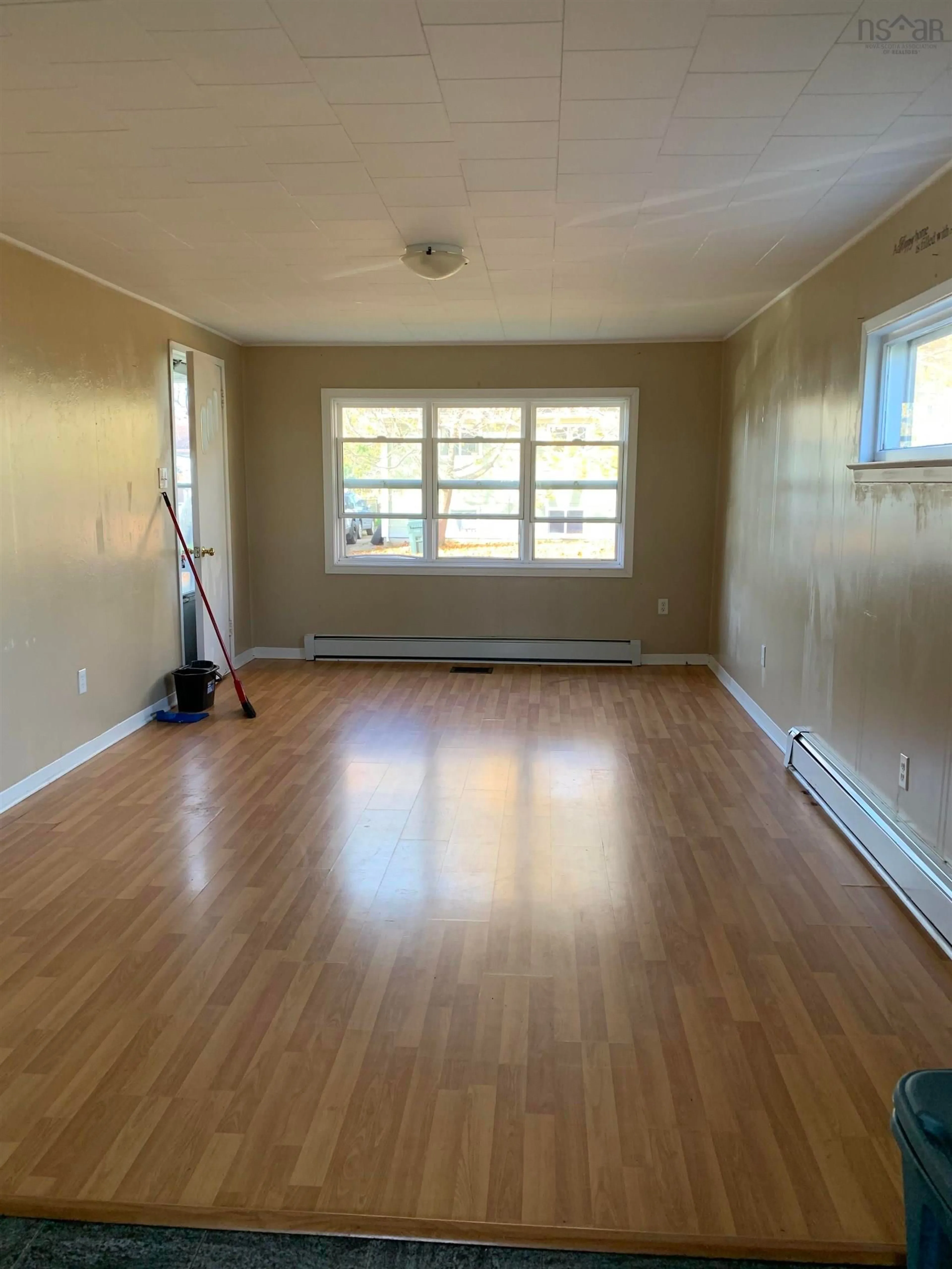 A pic of a room for 86 Third Avenue, Digby Nova Scotia B0V 1A0