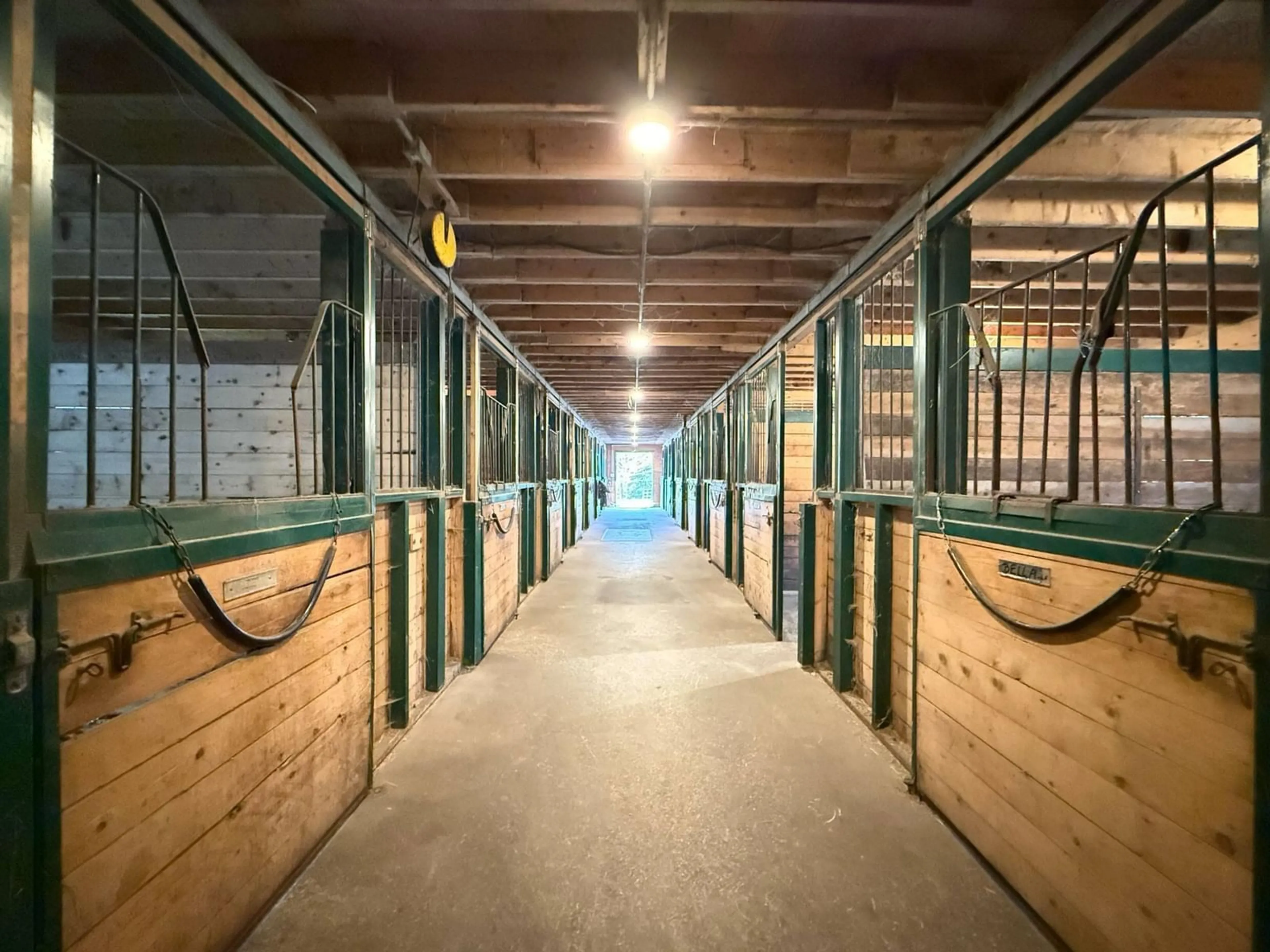 Indoor foyer for 401 Highway 1, Mount Uniacke Nova Scotia B0S 1B0