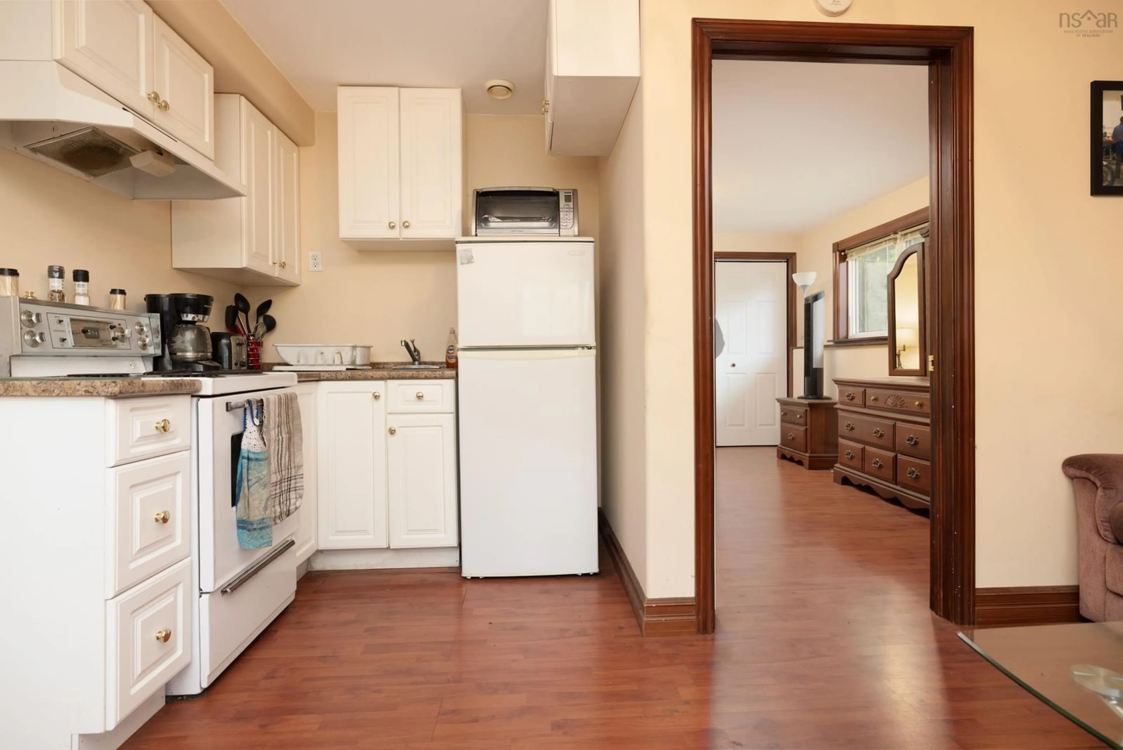 Standard kitchen, unknown for 11 Millview Ave, Bedford Nova Scotia B4A 1G8