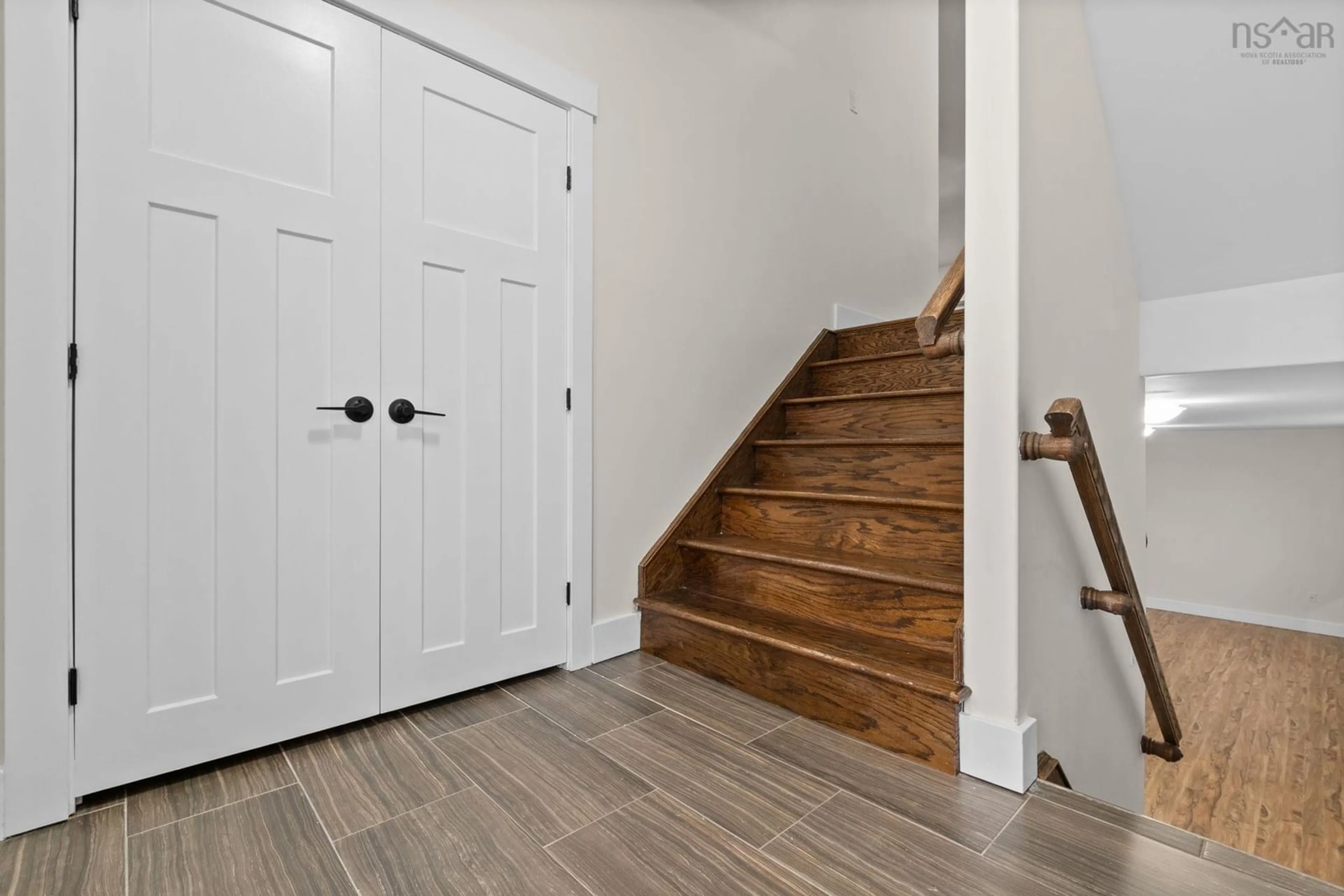 Indoor entryway for 38 Sienna Crt, Timberlea Nova Scotia B3T 0E3