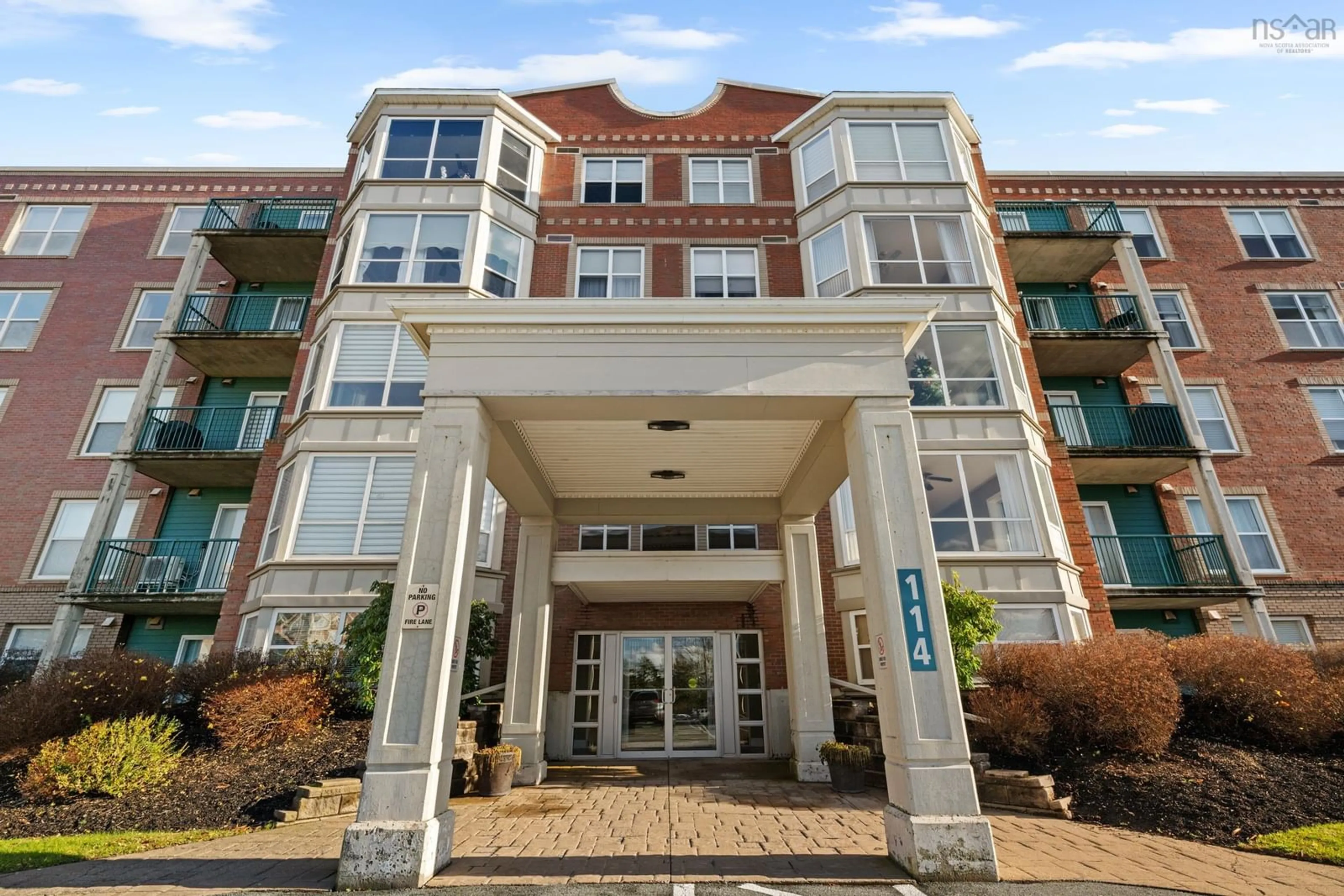 Indoor foyer for 114 Regency Park Dr #404, Halifax Nova Scotia B3S 1R9