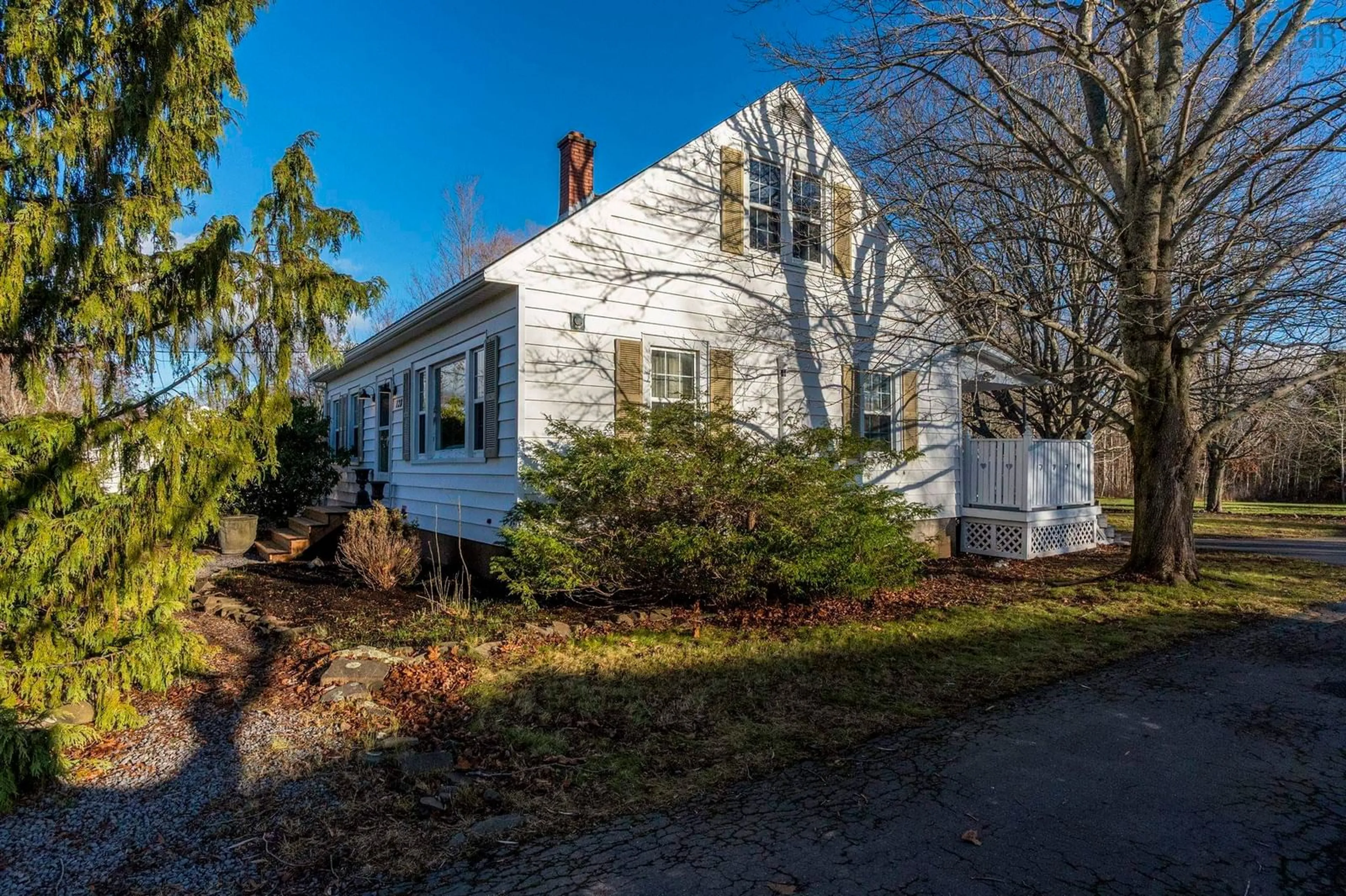 A pic from outside/outdoor area/front of a property/back of a property/a pic from drone, street for 128 Main St, Middleton Nova Scotia B0S 1P0