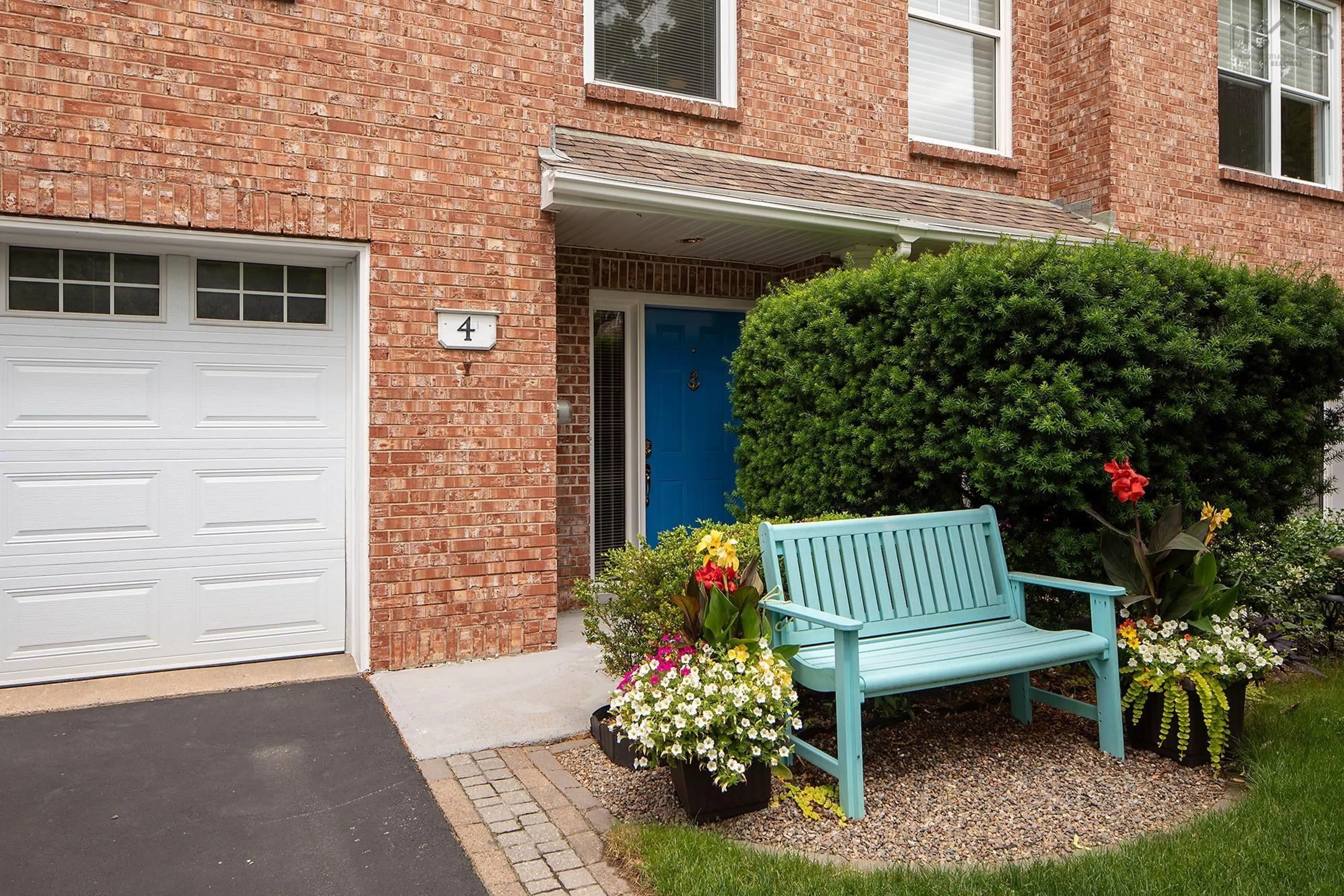 Unknown for 4 Arthur Lismer Crt, Bedford Nova Scotia B4A 4B4