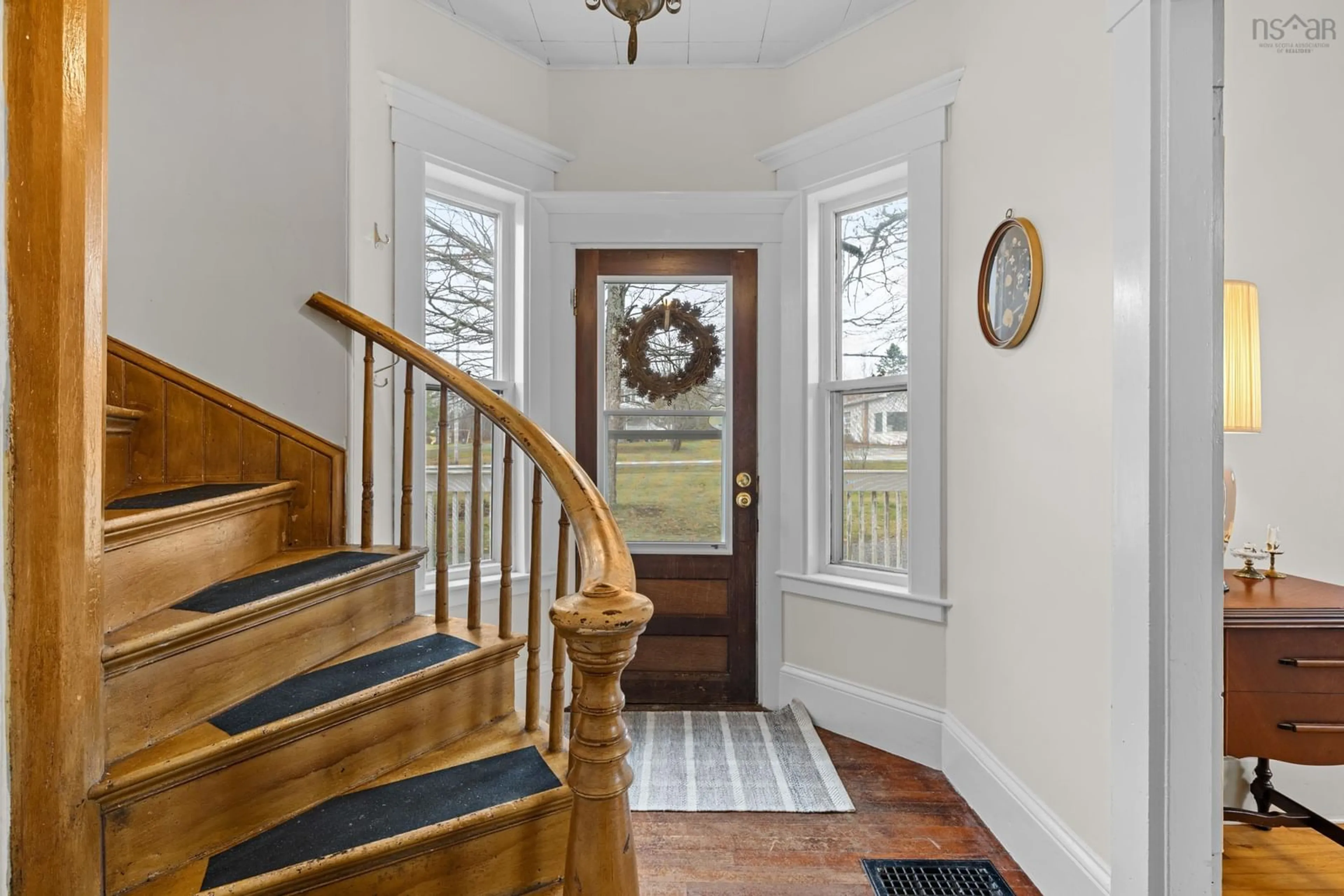 Indoor entryway for 4617 Highway 215, Noel Nova Scotia B0N 1T0