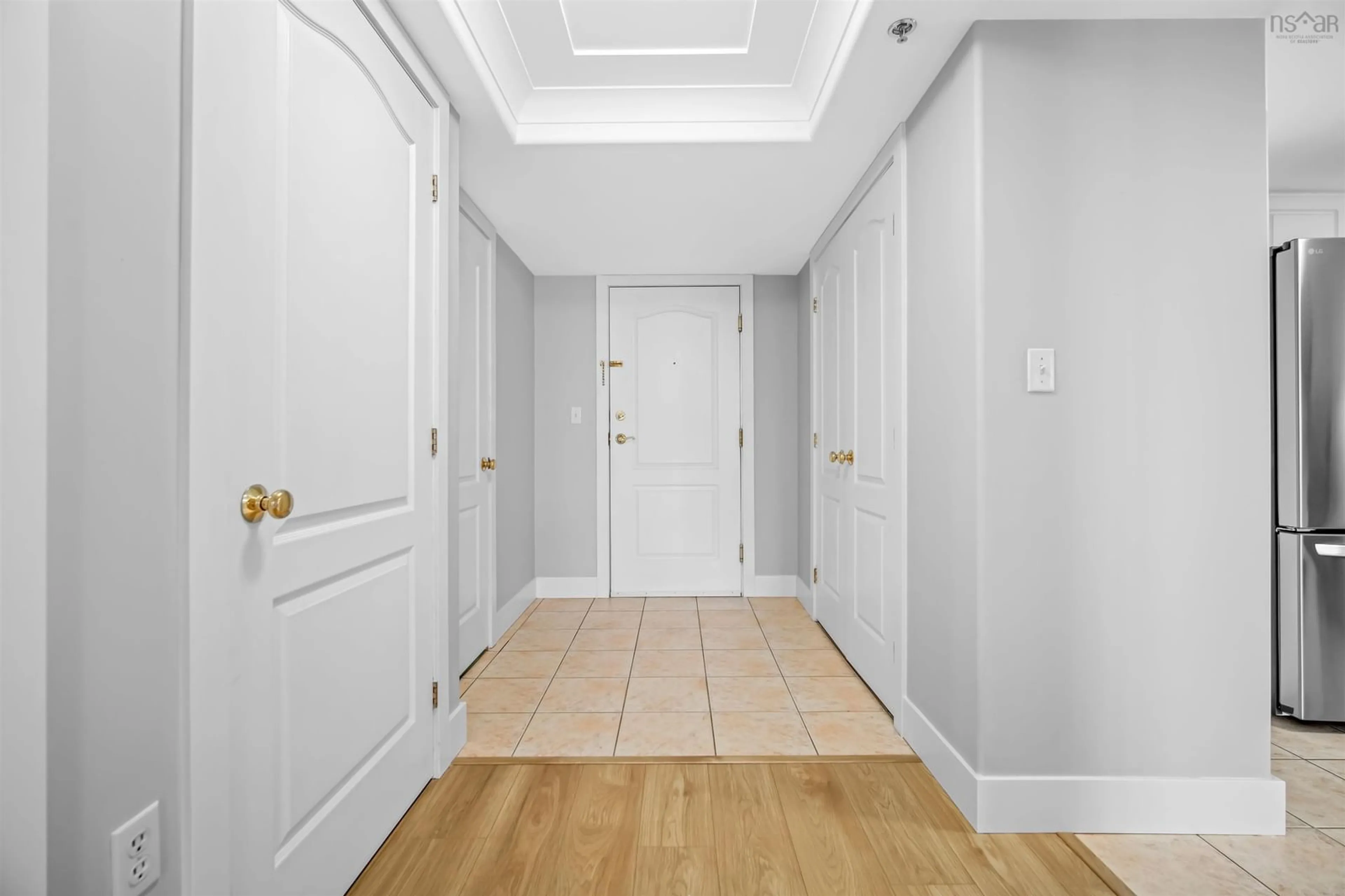 Indoor foyer for 40 Regency Park Dr #201, Halifax Nova Scotia B3S 1L4