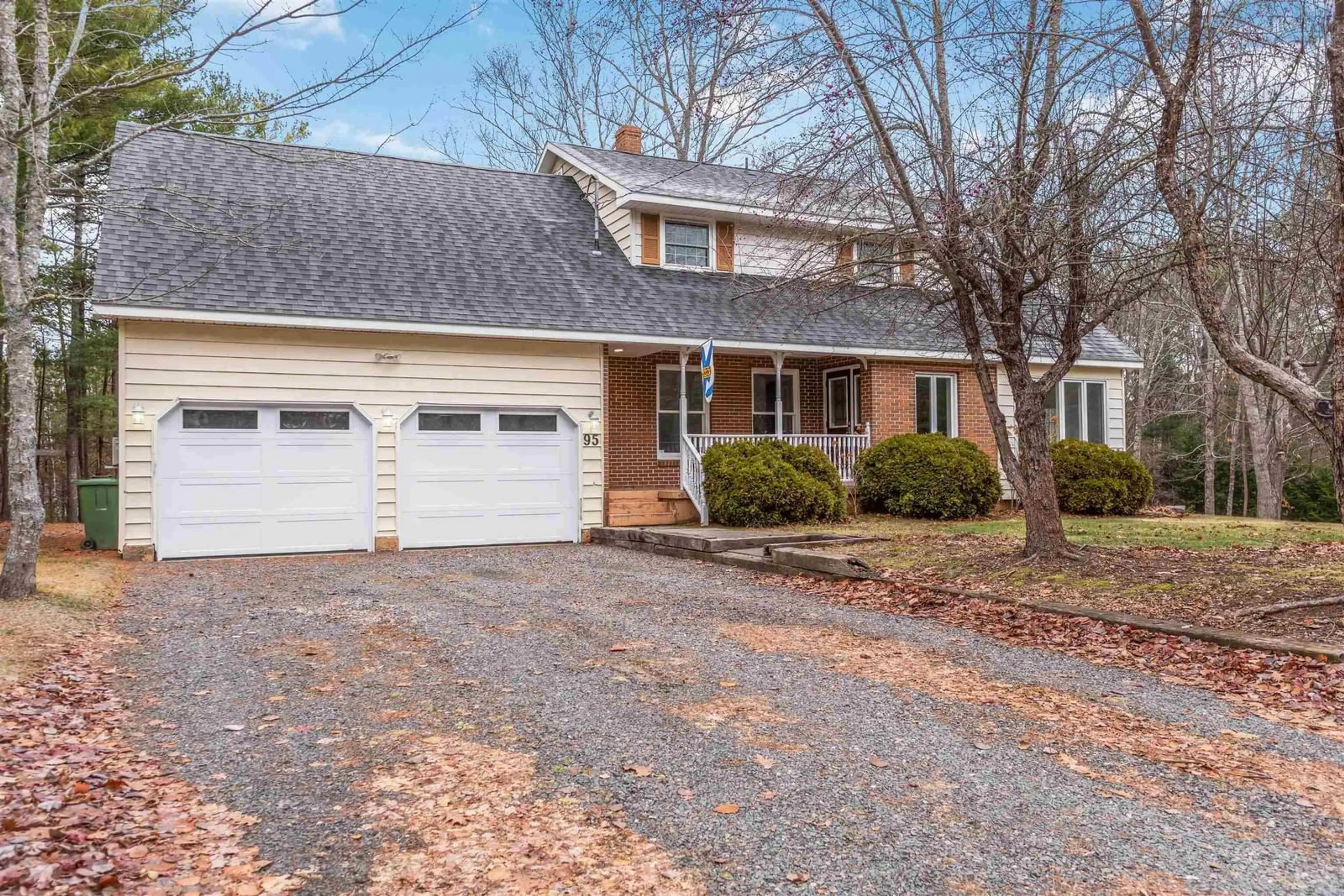 Home with vinyl exterior material, street for 95 Bentwood Cres, Cambridge Nova Scotia B0P 1G0