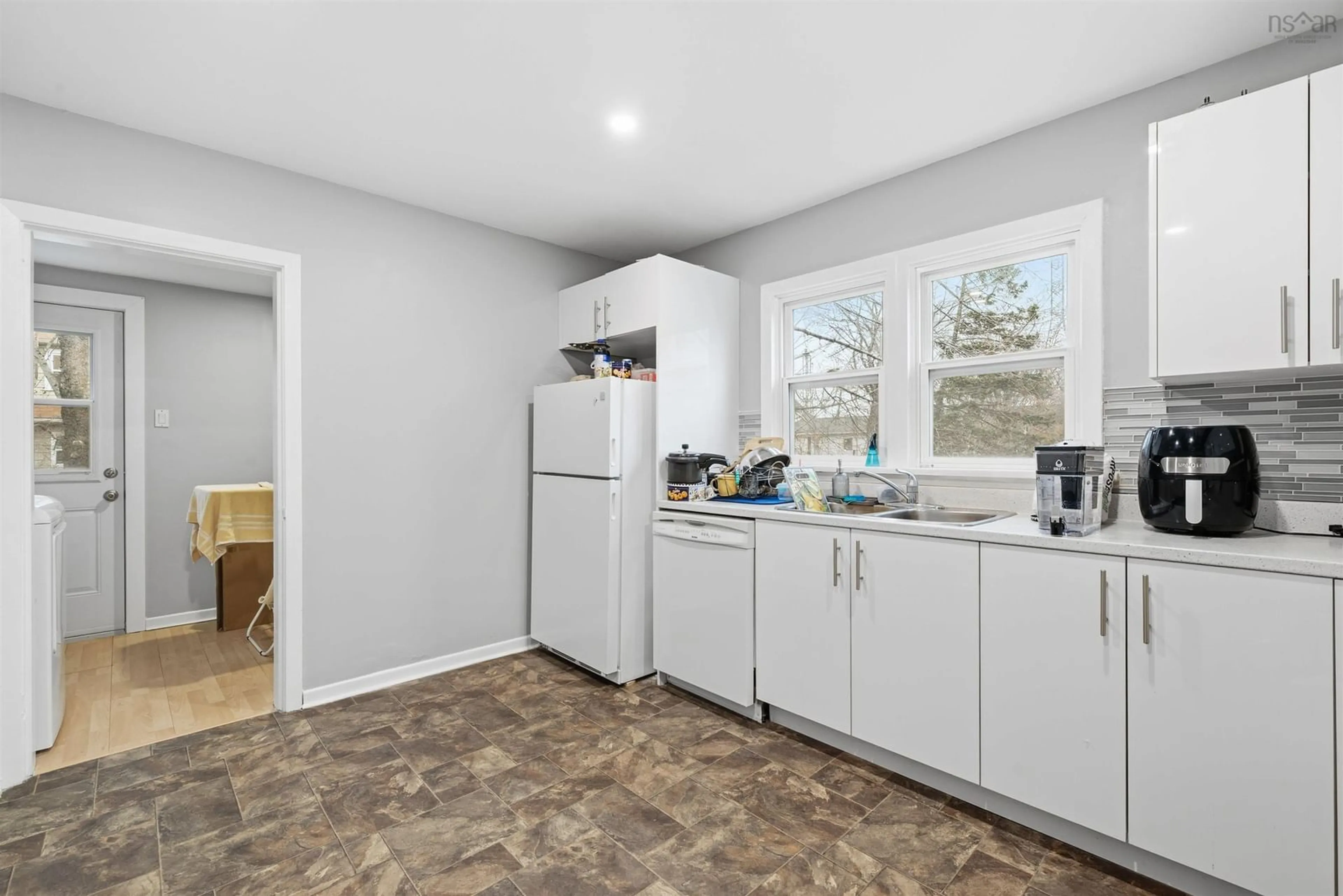 Standard kitchen, unknown for 3176 Stanford St, Halifax Nova Scotia B3L 4E1