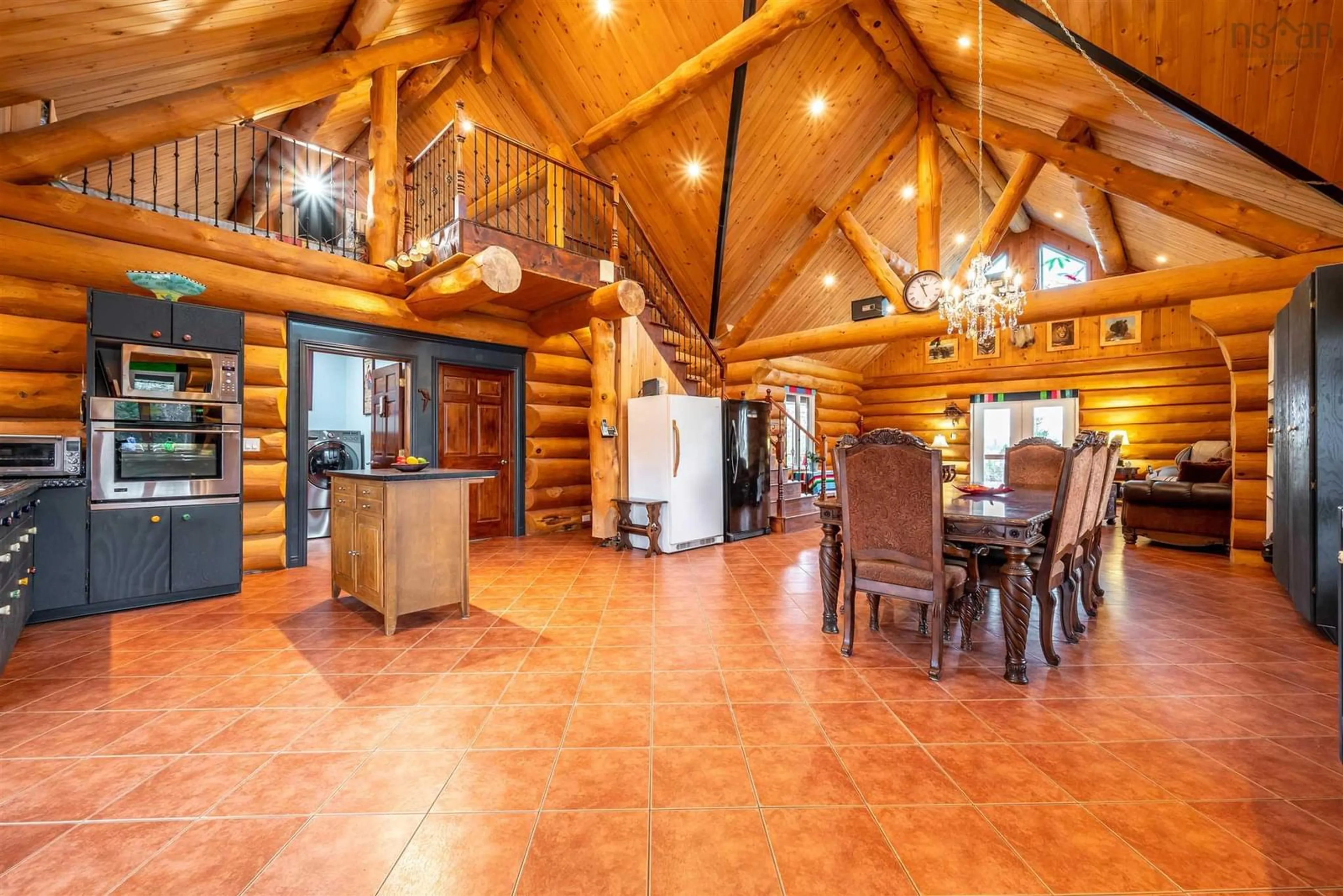 Indoor foyer for 180-182 Casa Dr, Port Dufferin Nova Scotia B0J 2R0