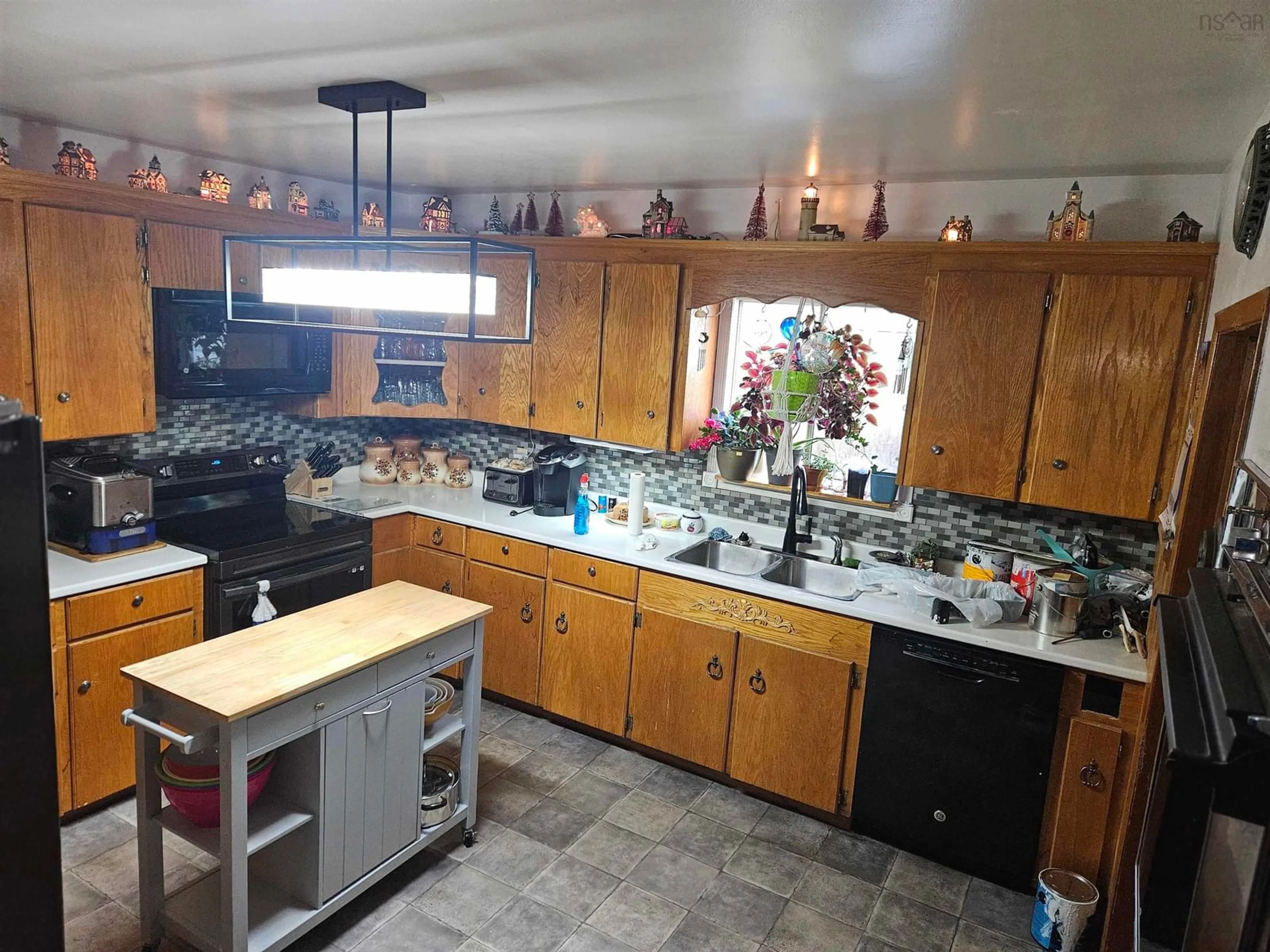 Standard kitchen, ceramic/tile floor for 66 Macleod St, Sydney Nova Scotia B1N 1B3